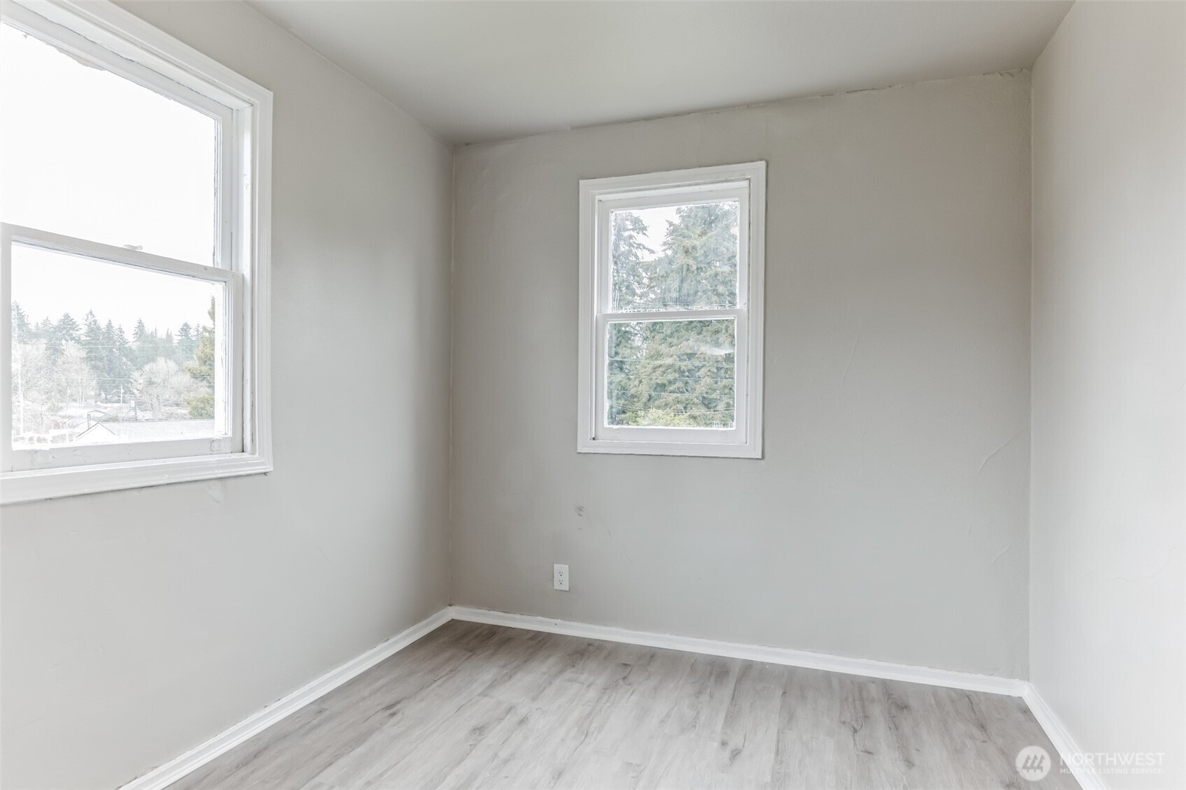 2821 2831 Ne Center Street 1-8 Property Photo 26