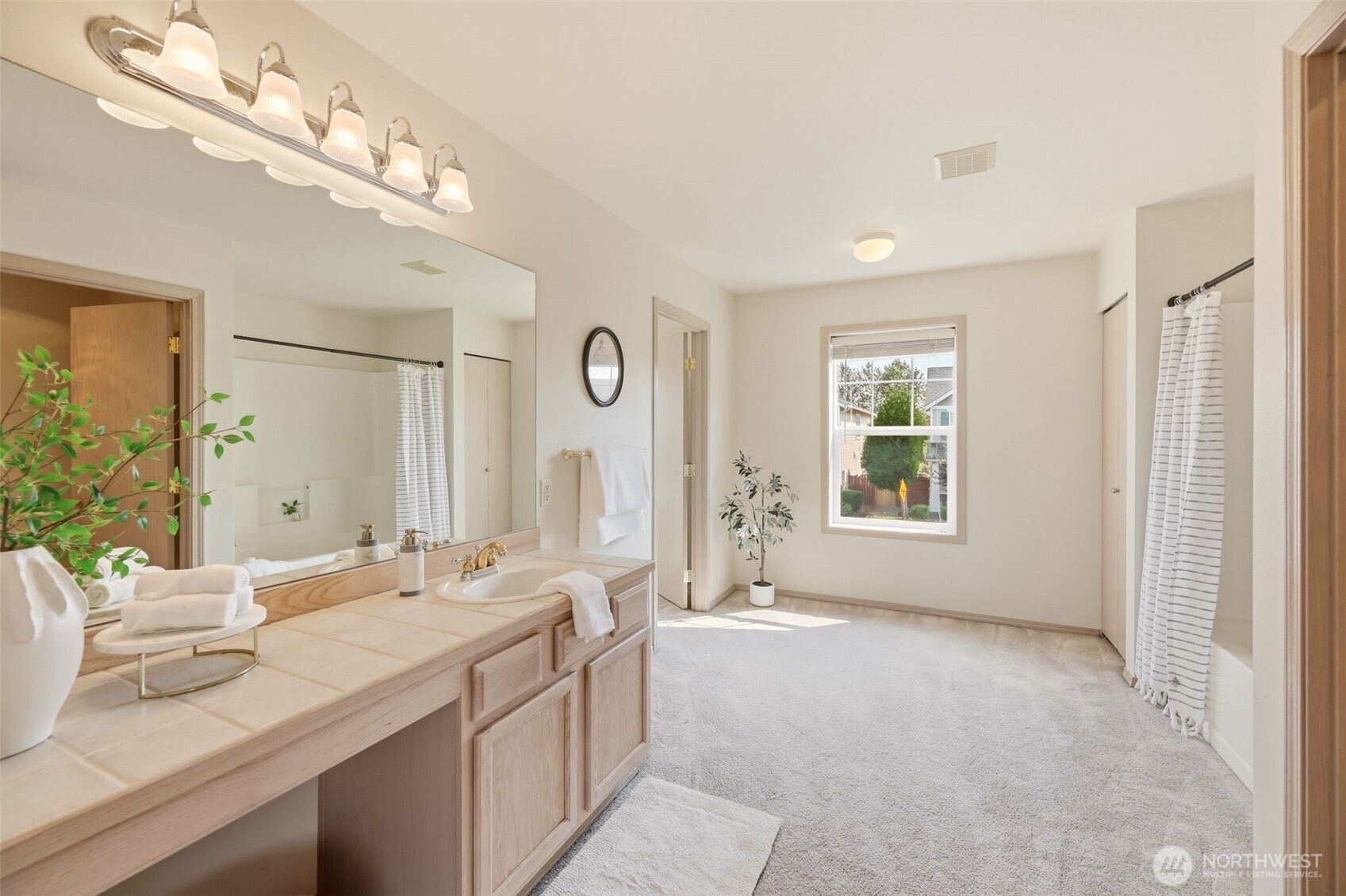 277 Edmonds Avenue Property Photo 21