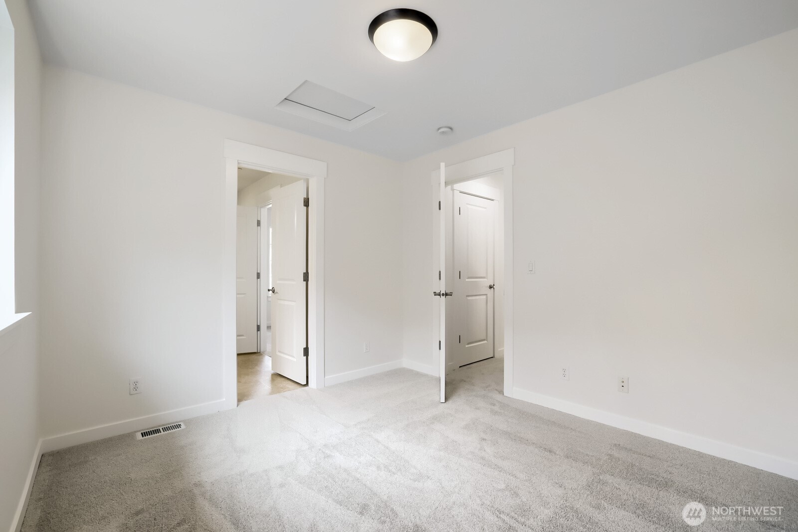 126 209th Place Property Photo 16