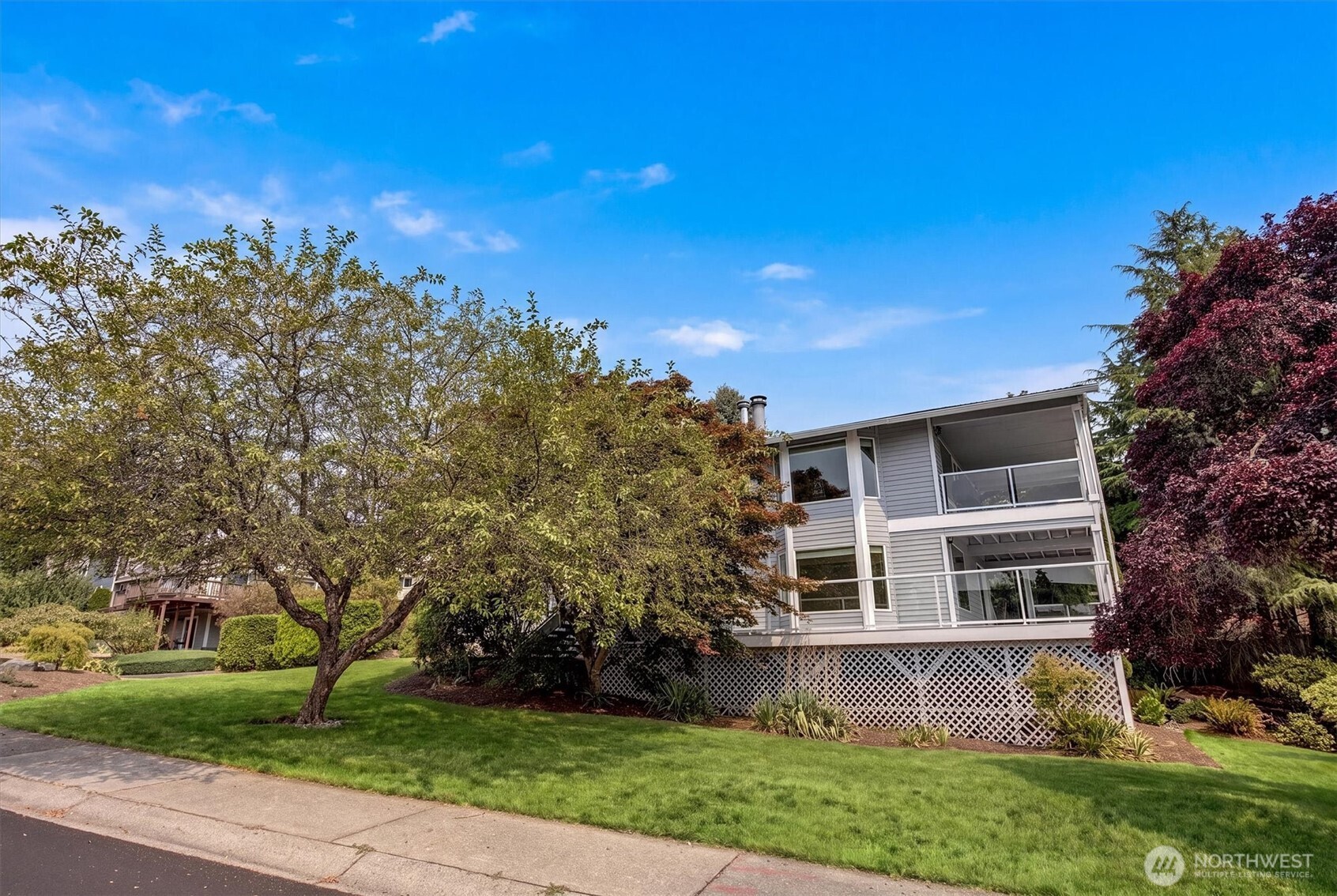 1648 209th Place Property Photo 4