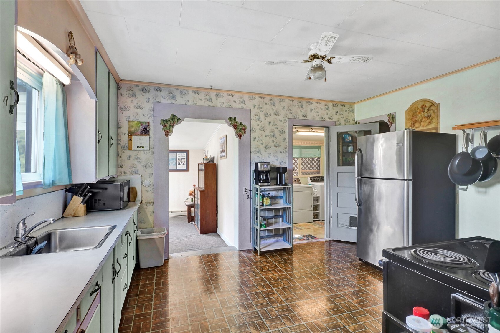 7078 Ershig Road Property Photo 11