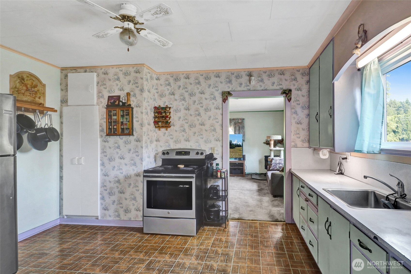 7078 Ershig Road Property Photo 12
