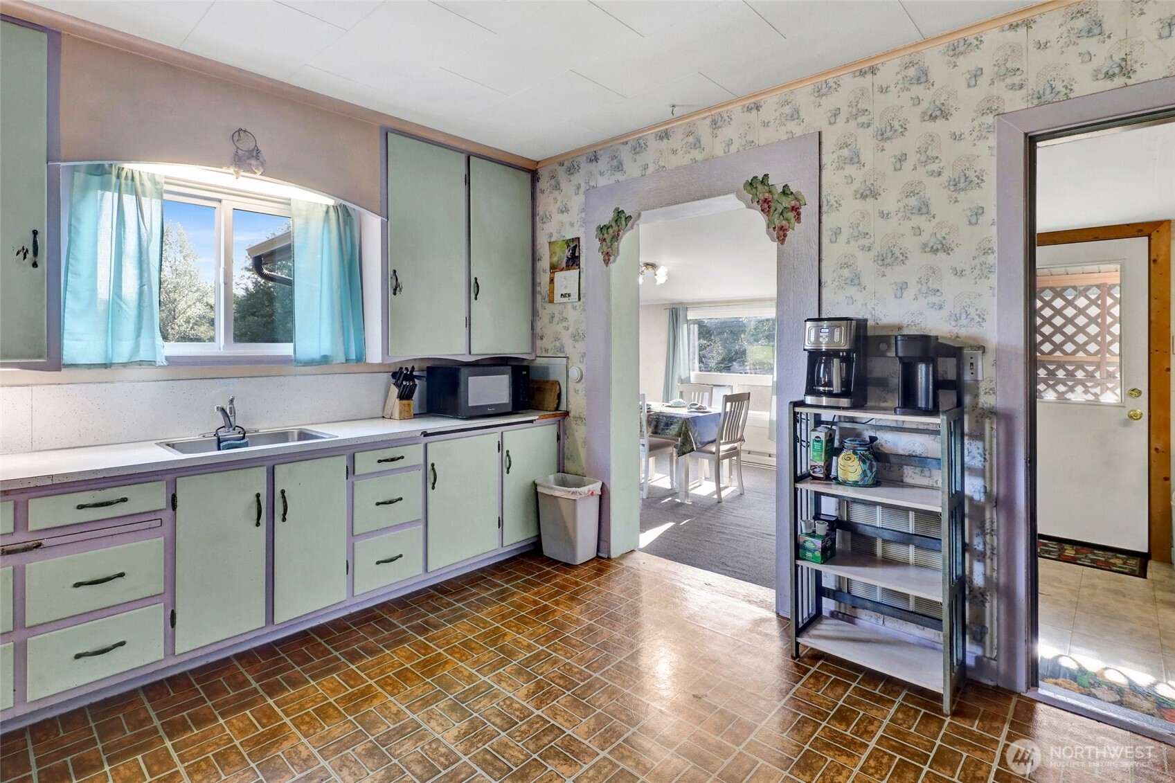 7078 Ershig Road Property Photo 13