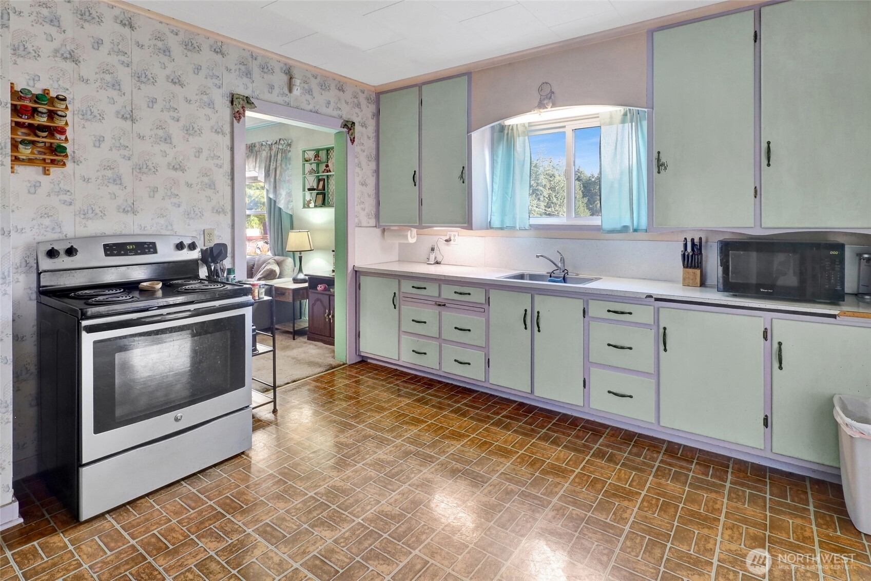 7078 Ershig Road Property Photo 14