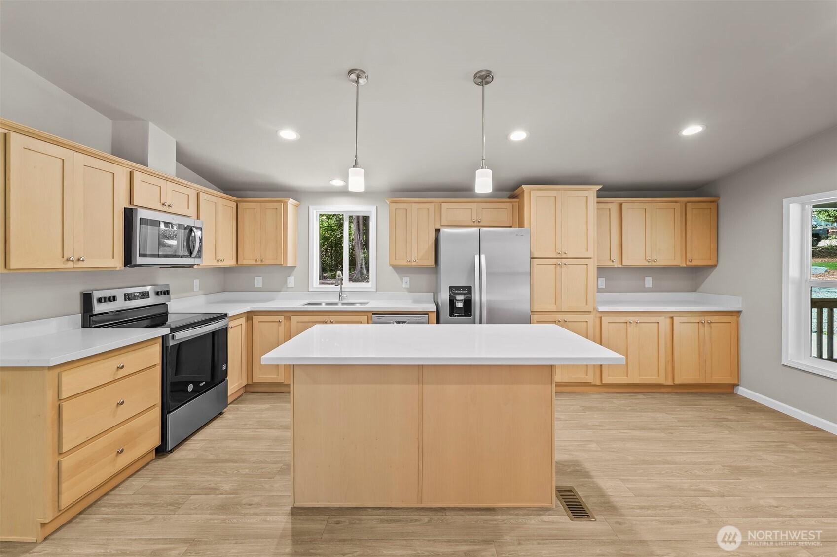3975 Salmonberry Road Property Photo 16