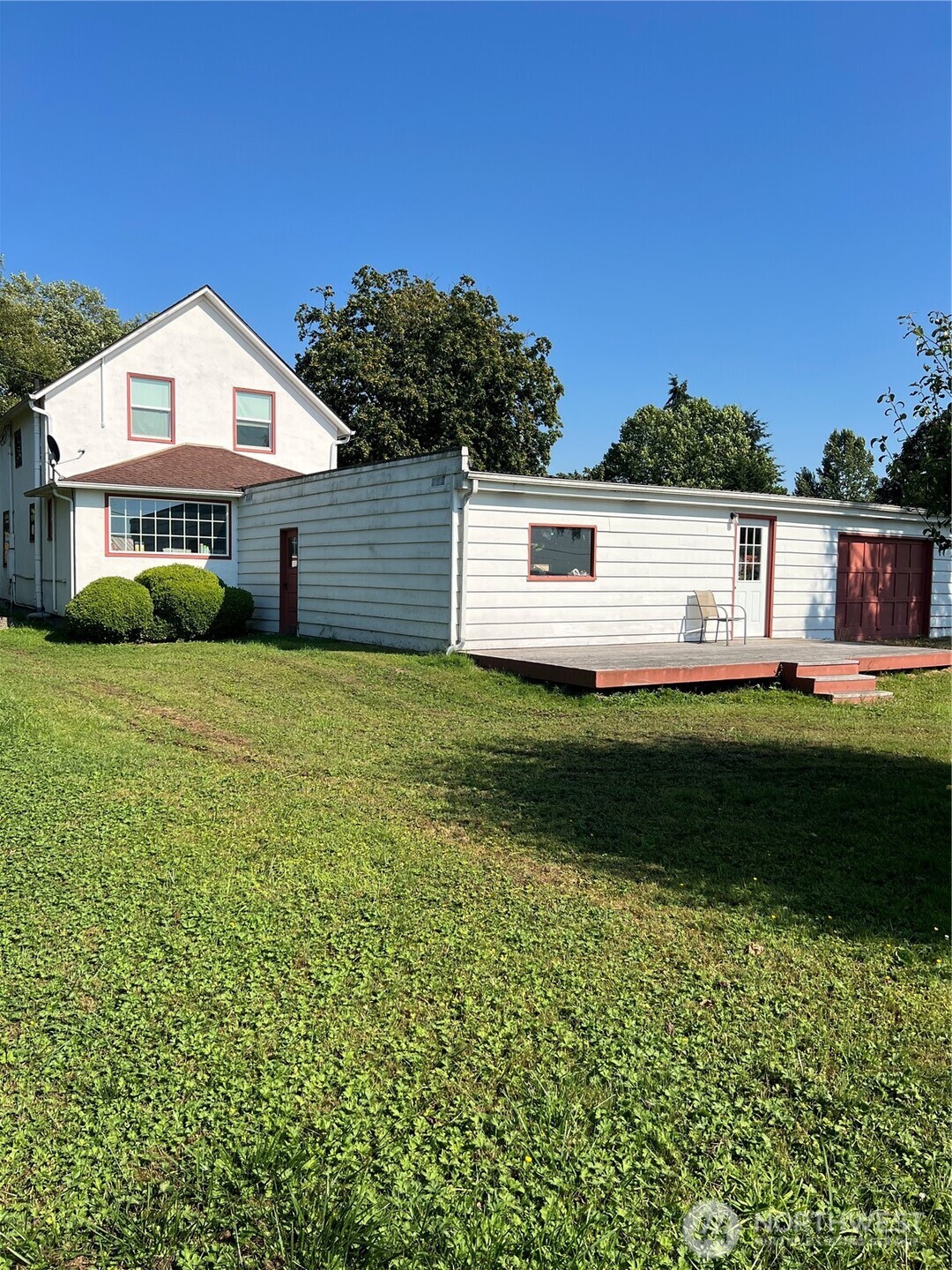 24824 Florence Road Property Photo 9