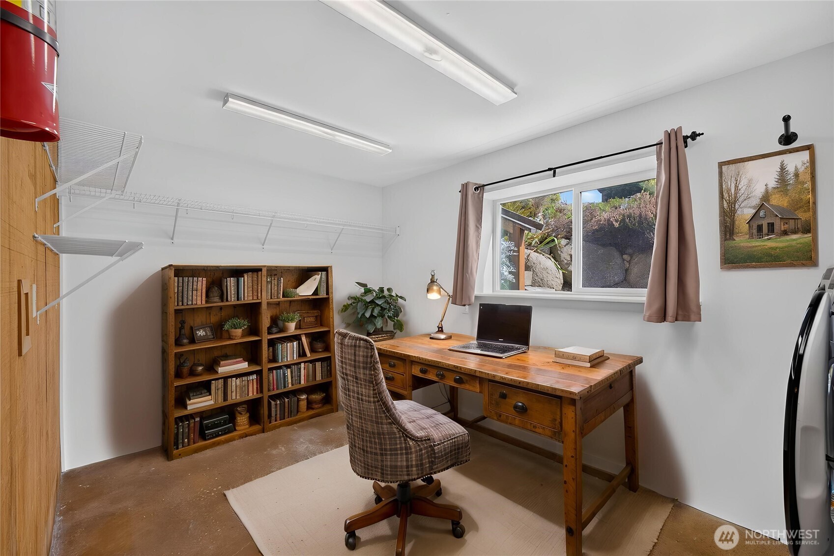 4808 Glasgow Way Property Photo 8