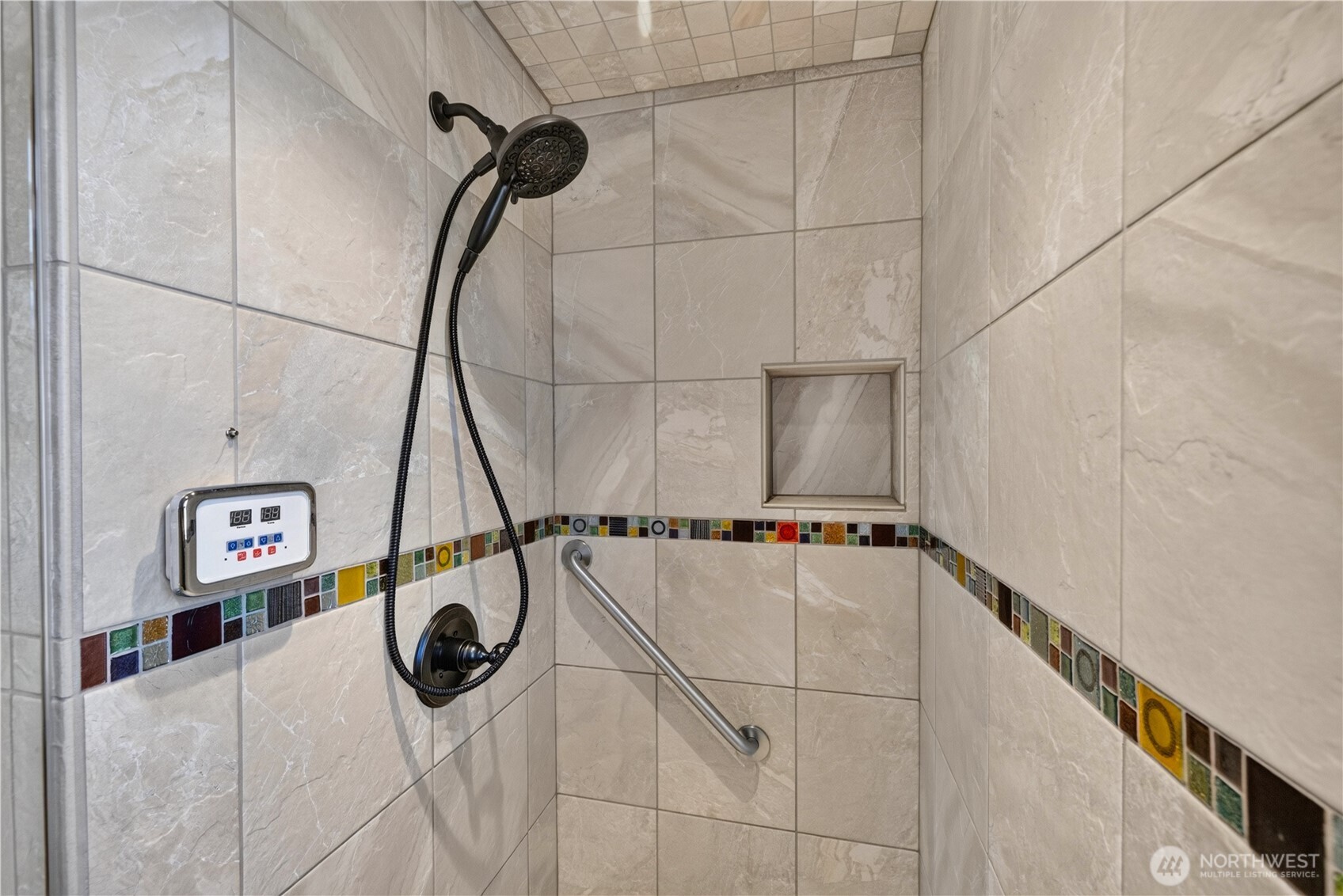 4808 Glasgow Way Property Photo 9