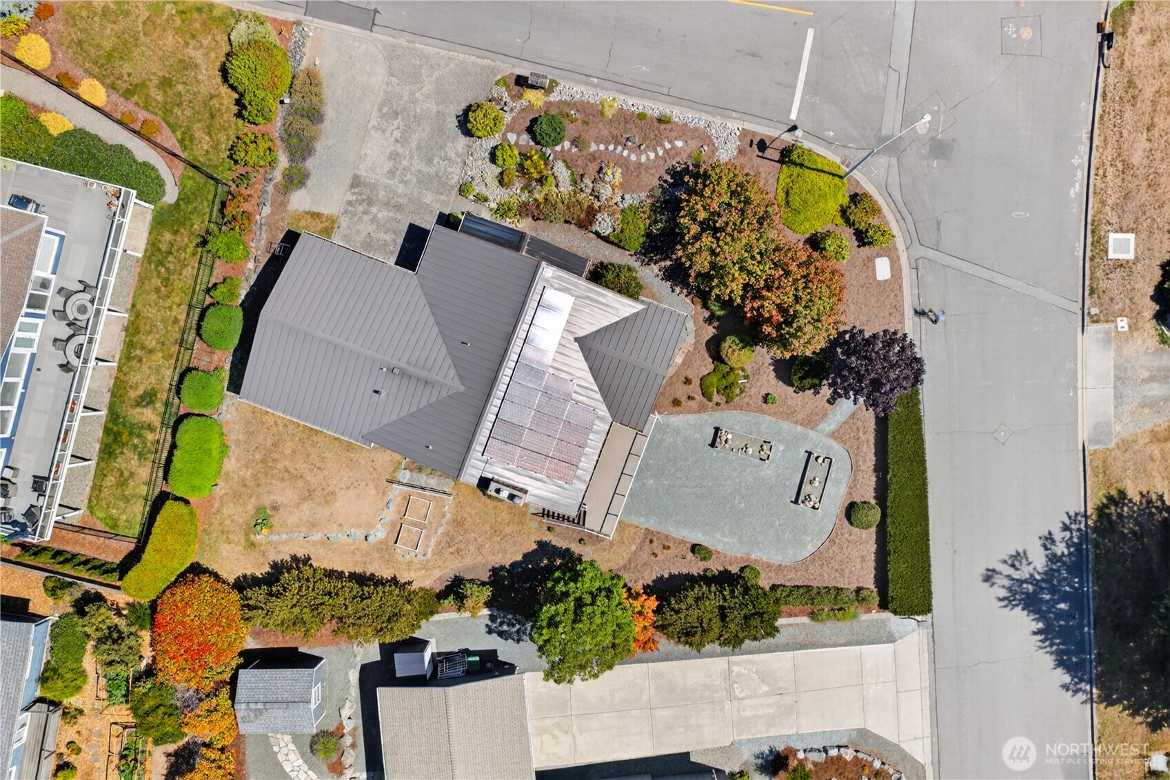 4808 Glasgow Way Property Photo 10