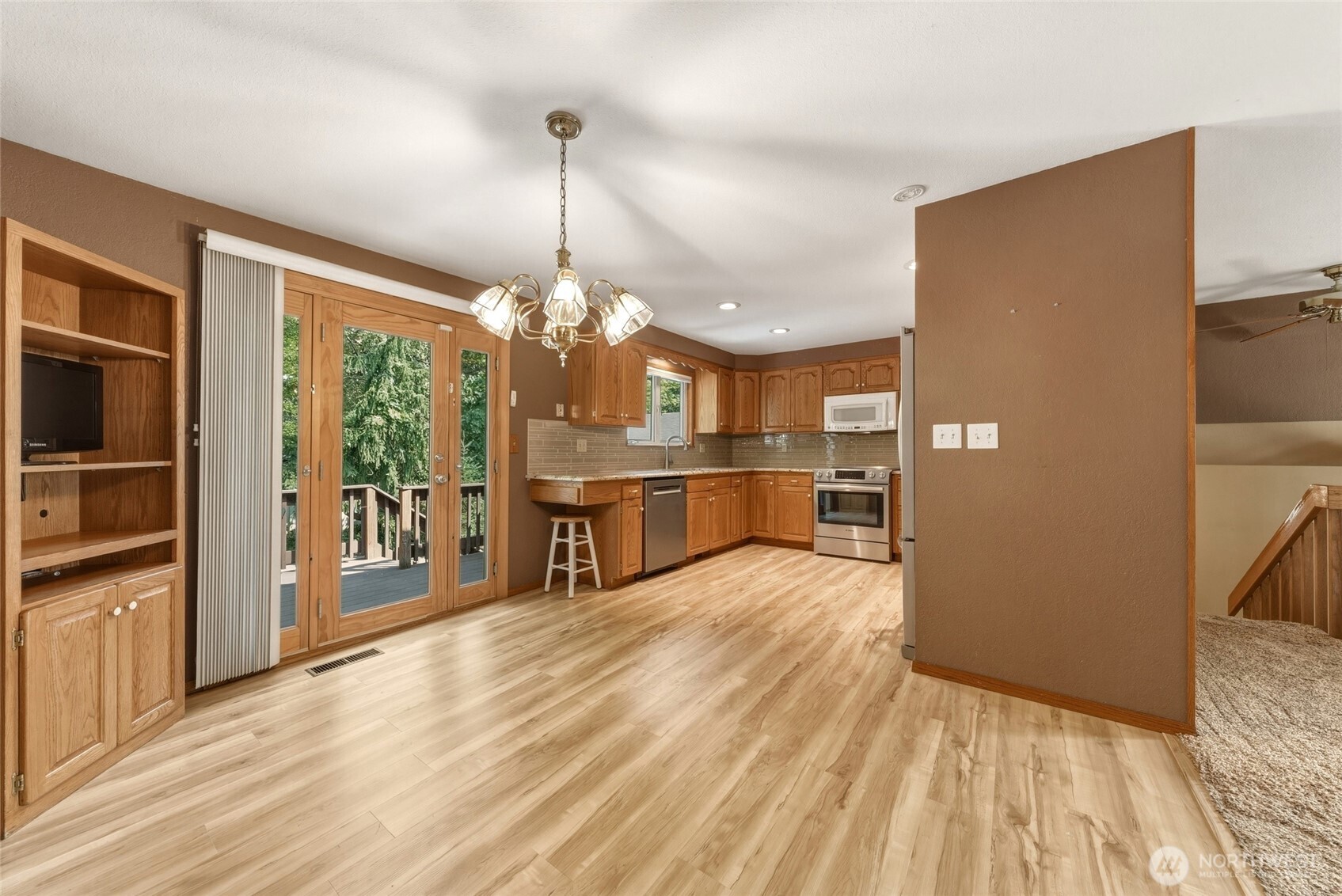 1907 Sunset Drive Property Photo 7