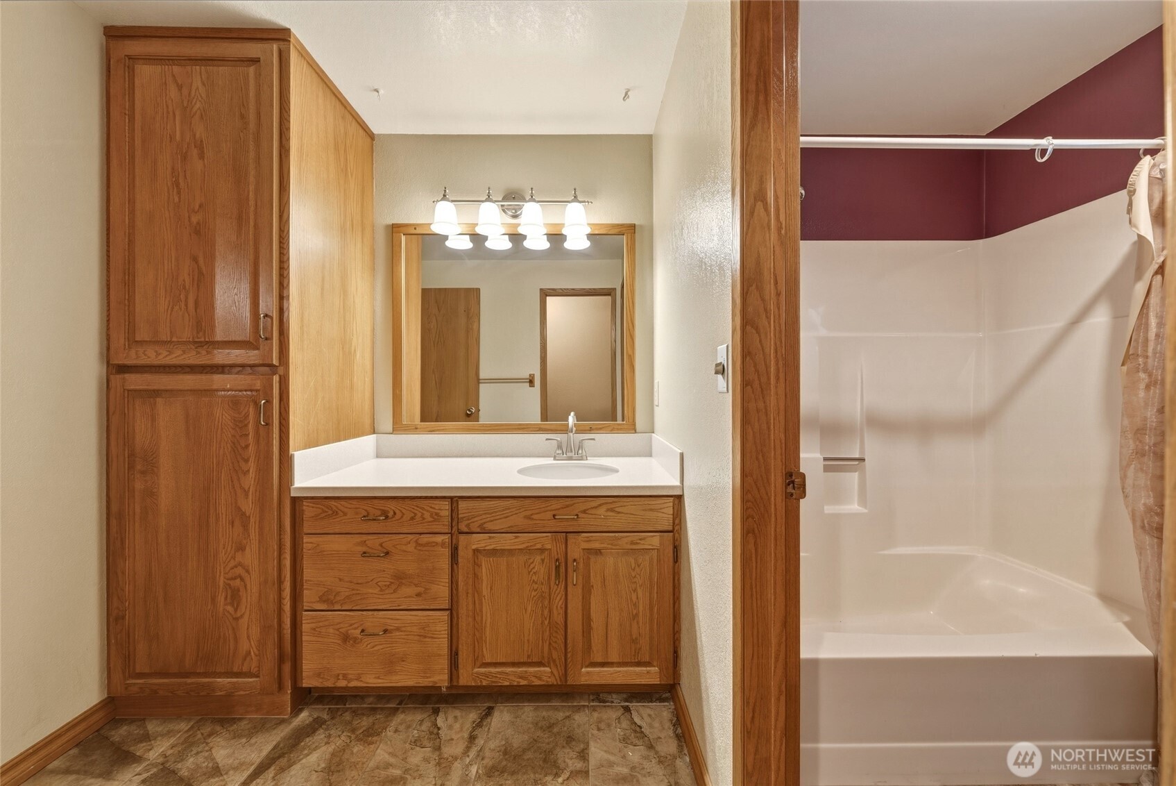 1907 Sunset Drive Property Photo 12