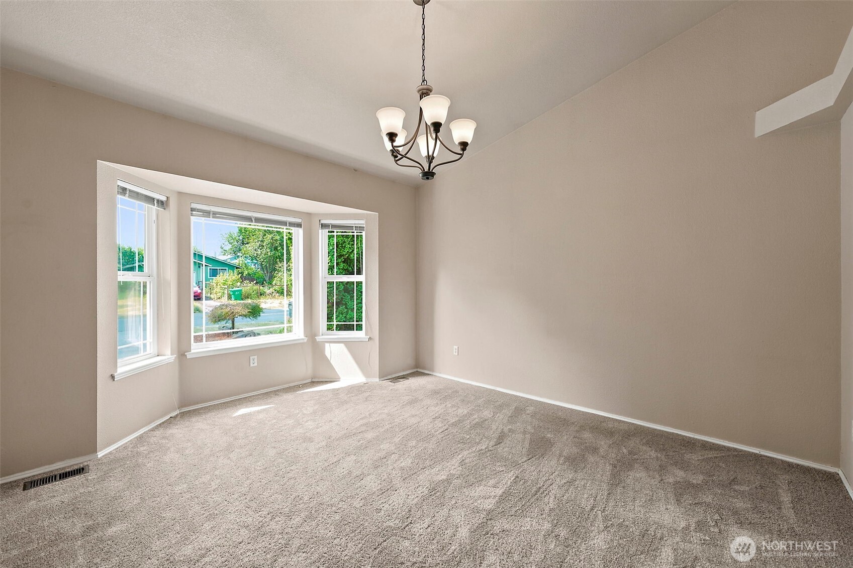 2112 Thurston Avenue Property Photo 6