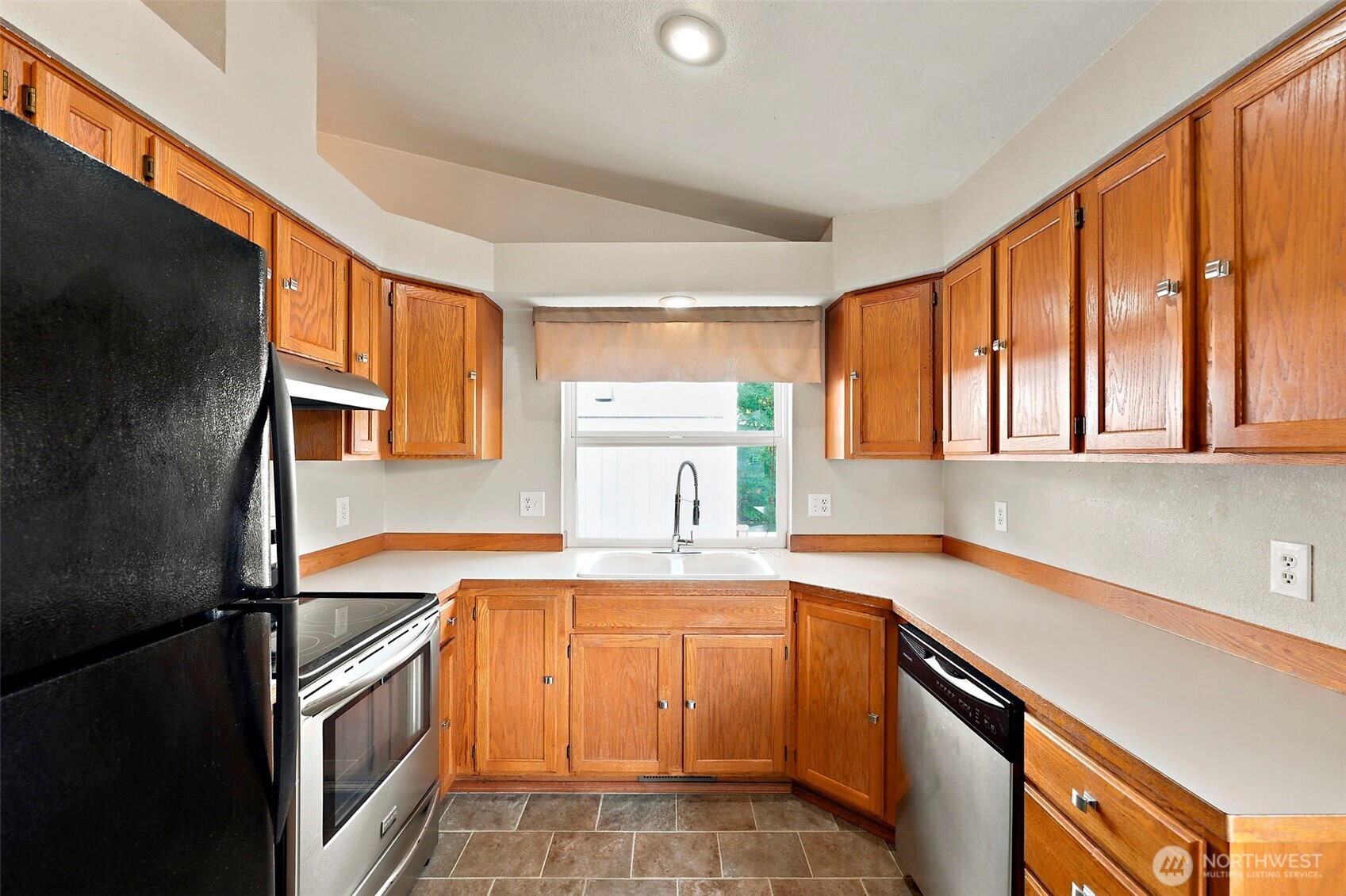 2112 Thurston Avenue Property Photo 10