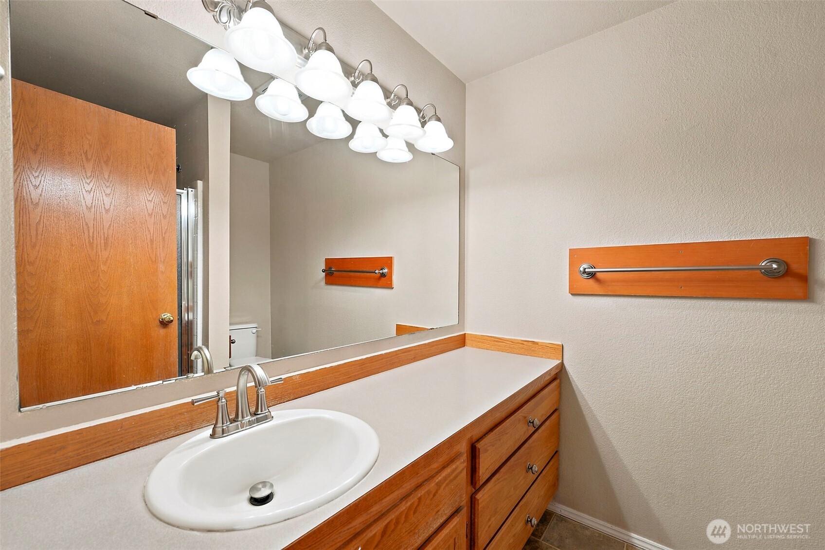 2112 Thurston Avenue Property Photo 23