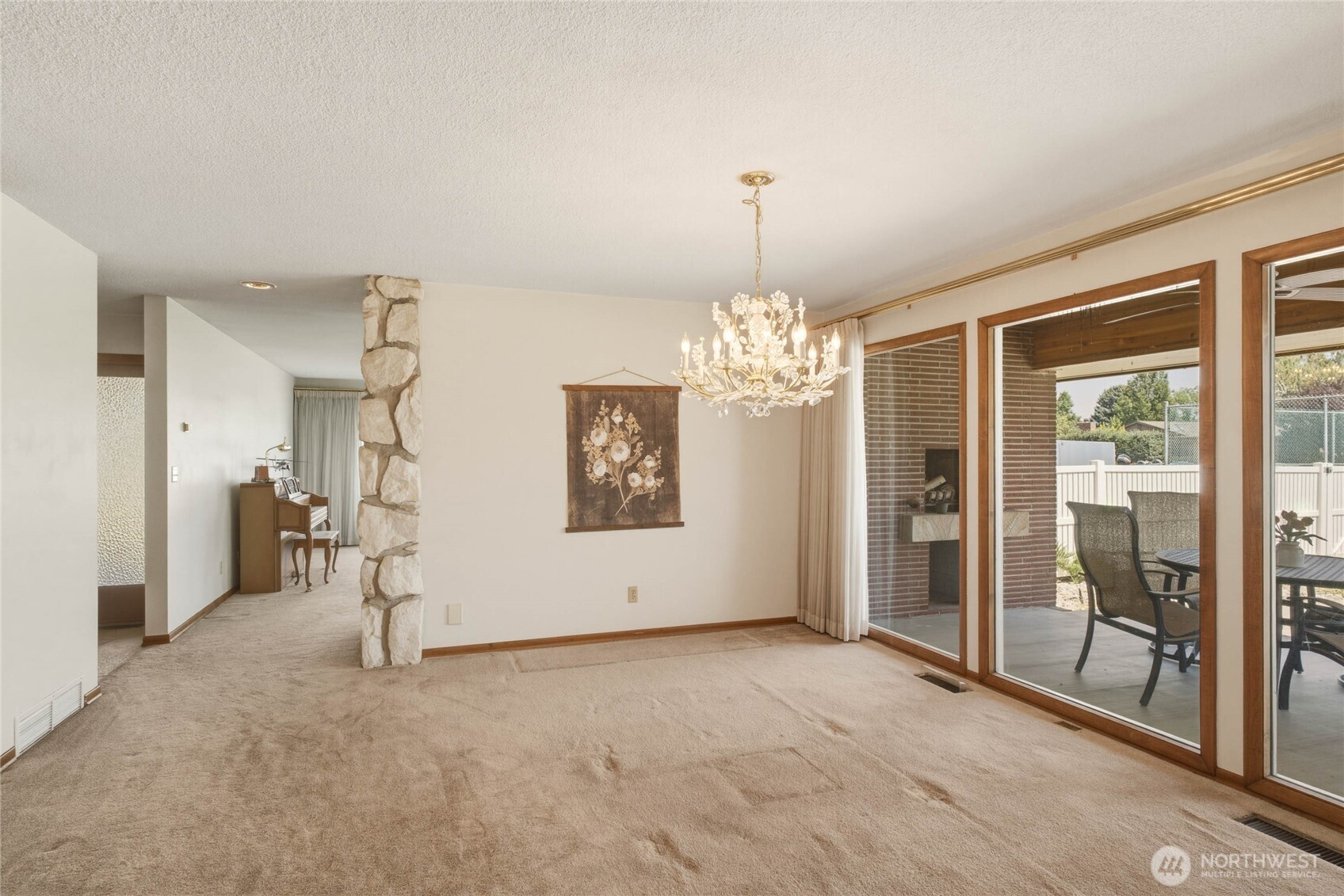 742 Sw I Street Property Photo 8