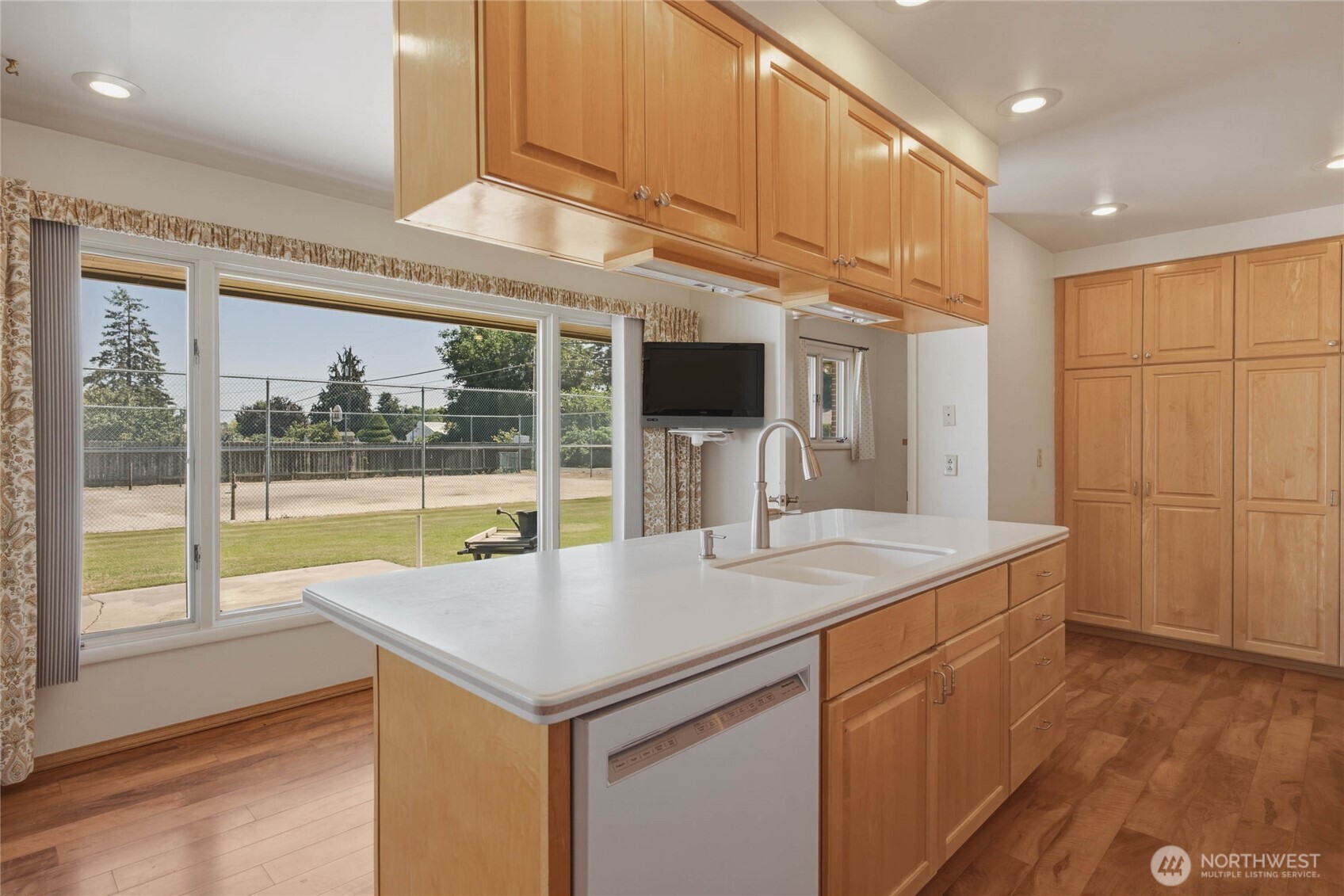 742 Sw I Street Property Photo 16
