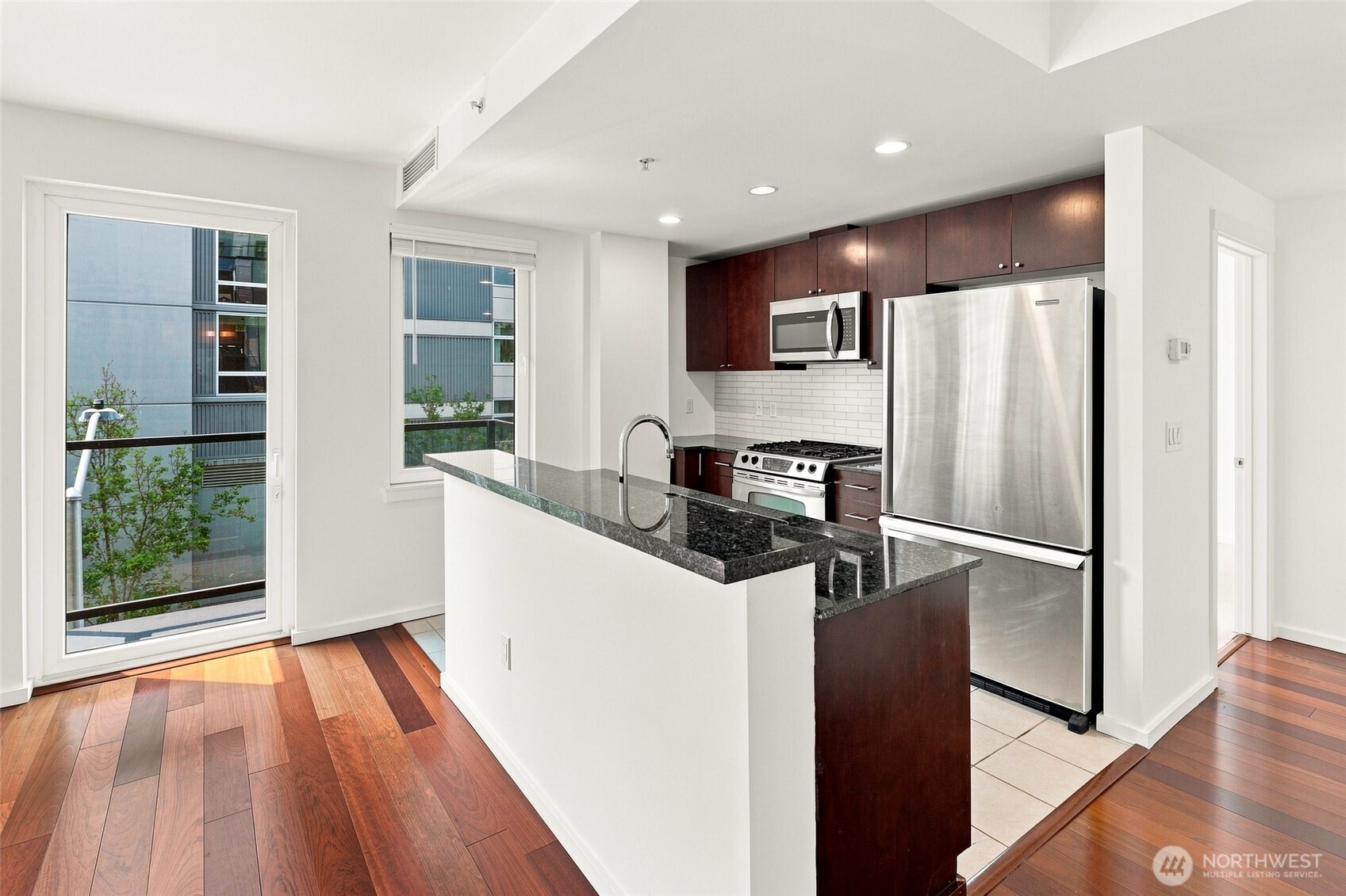81 Clay Street 430 Property Photo 8