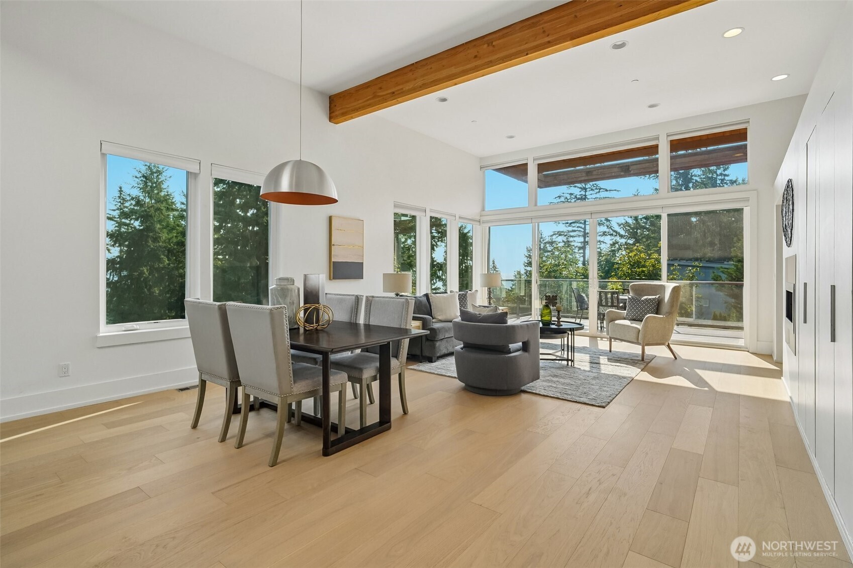 1522 211th Place Property Photo 5
