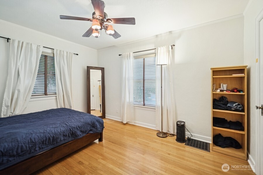 2620 Queen Anne Ave N Property Photo 10