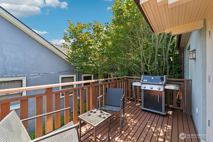 2620 Queen Anne Ave N Property Photo 17