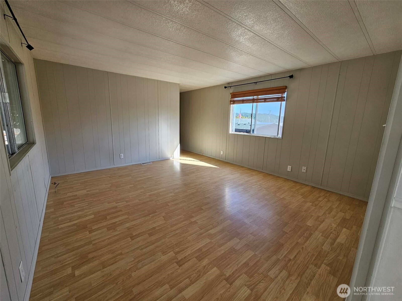 10012 Overlook Drive Property Photo 4