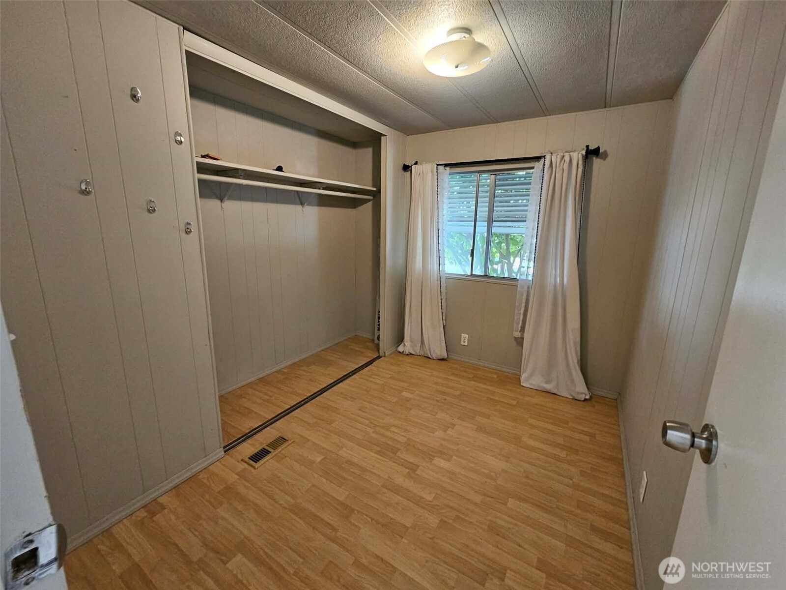 10012 Overlook Drive Property Photo 6