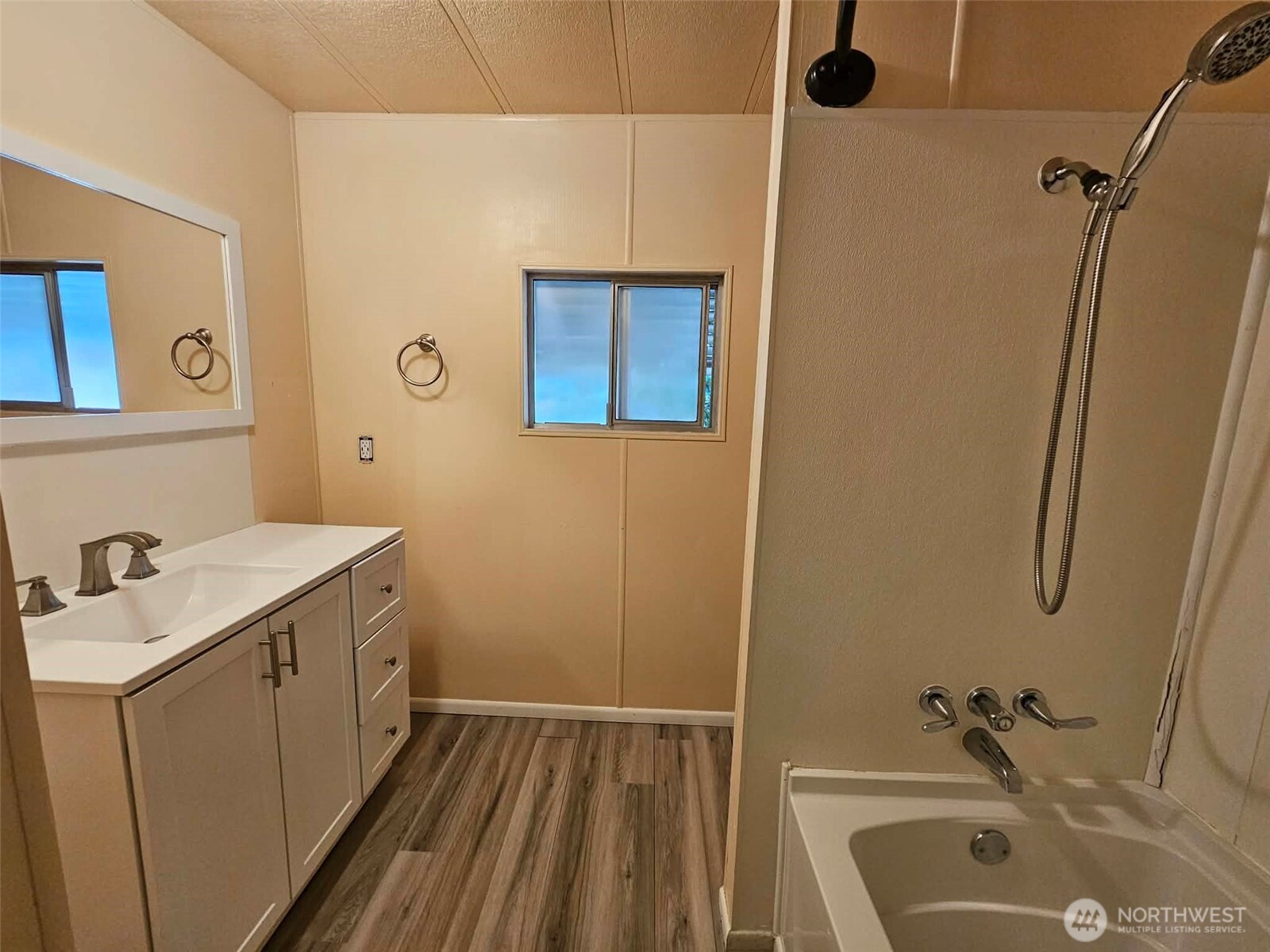 10012 Overlook Drive Property Photo 7