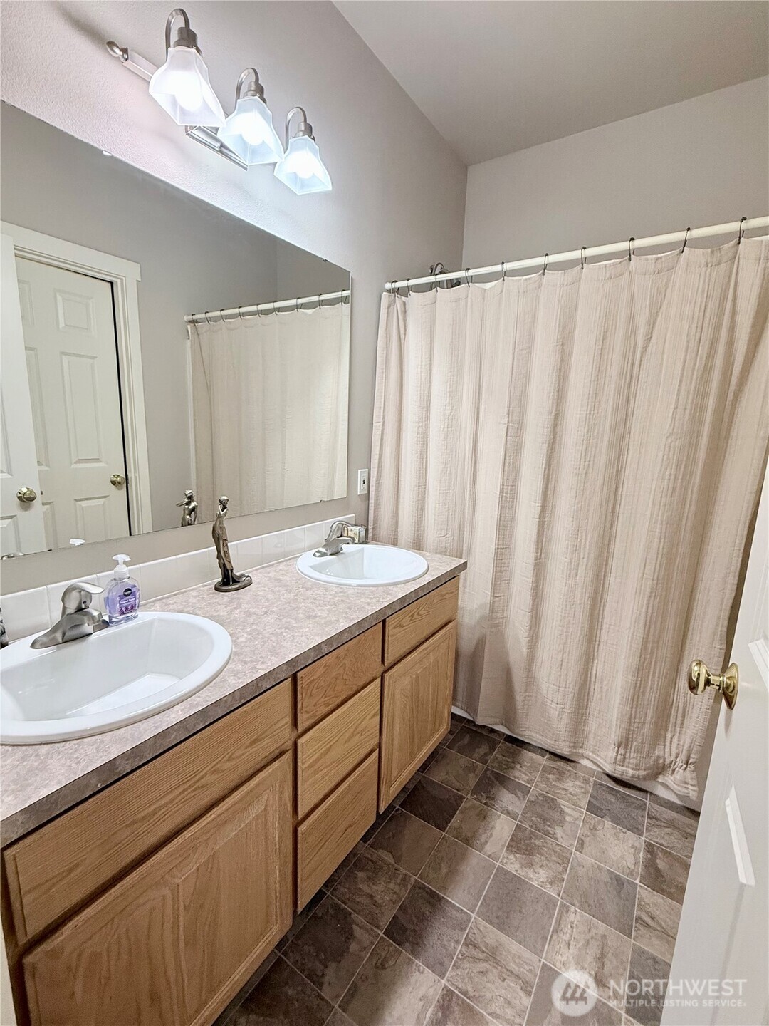 3126 Red Fern Drive Property Photo 16