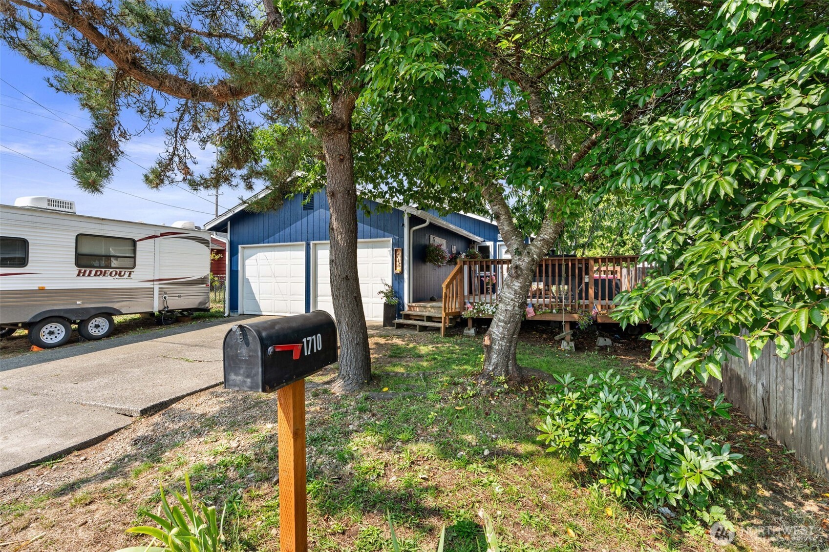 1710 W Young Street Property Photo 3