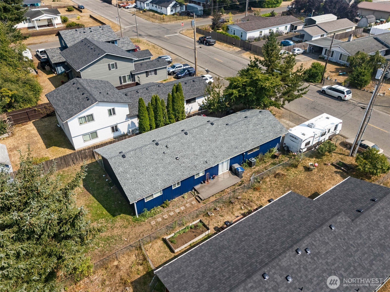 1710 W Young Street Property Photo 4