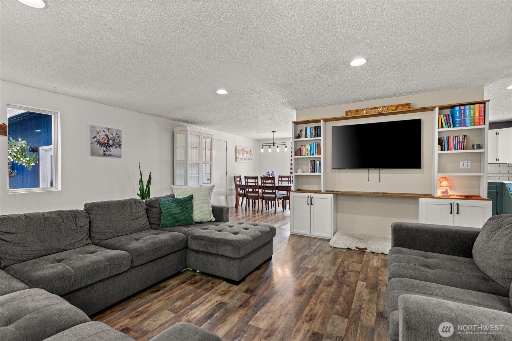 1710 W Young Street Property Photo 5