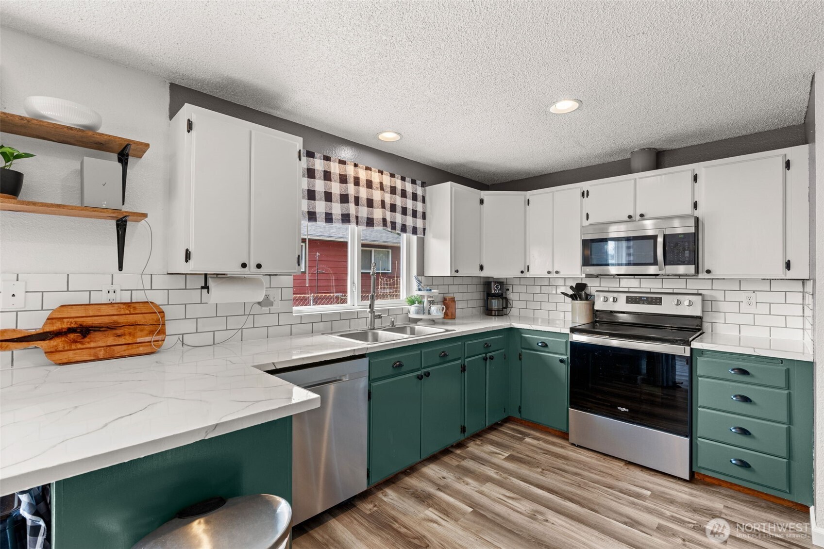 1710 W Young Street Property Photo 8