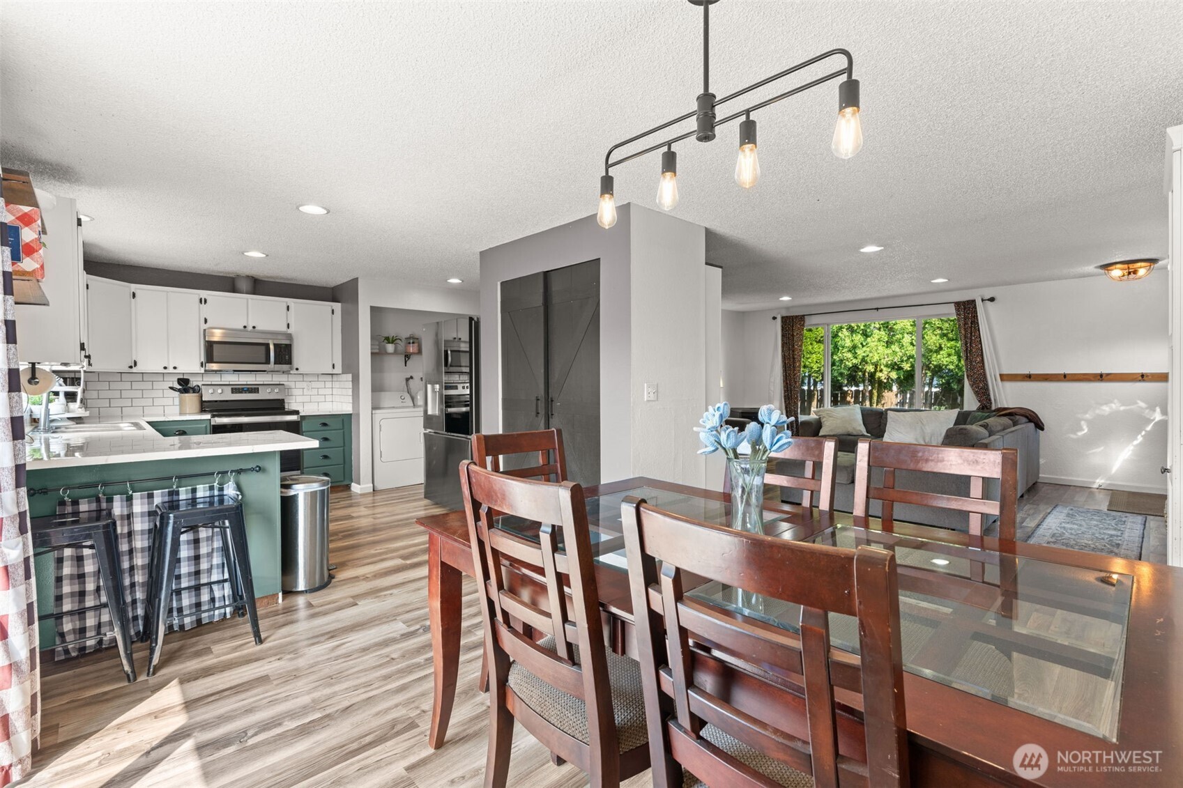 1710 W Young Street Property Photo 15