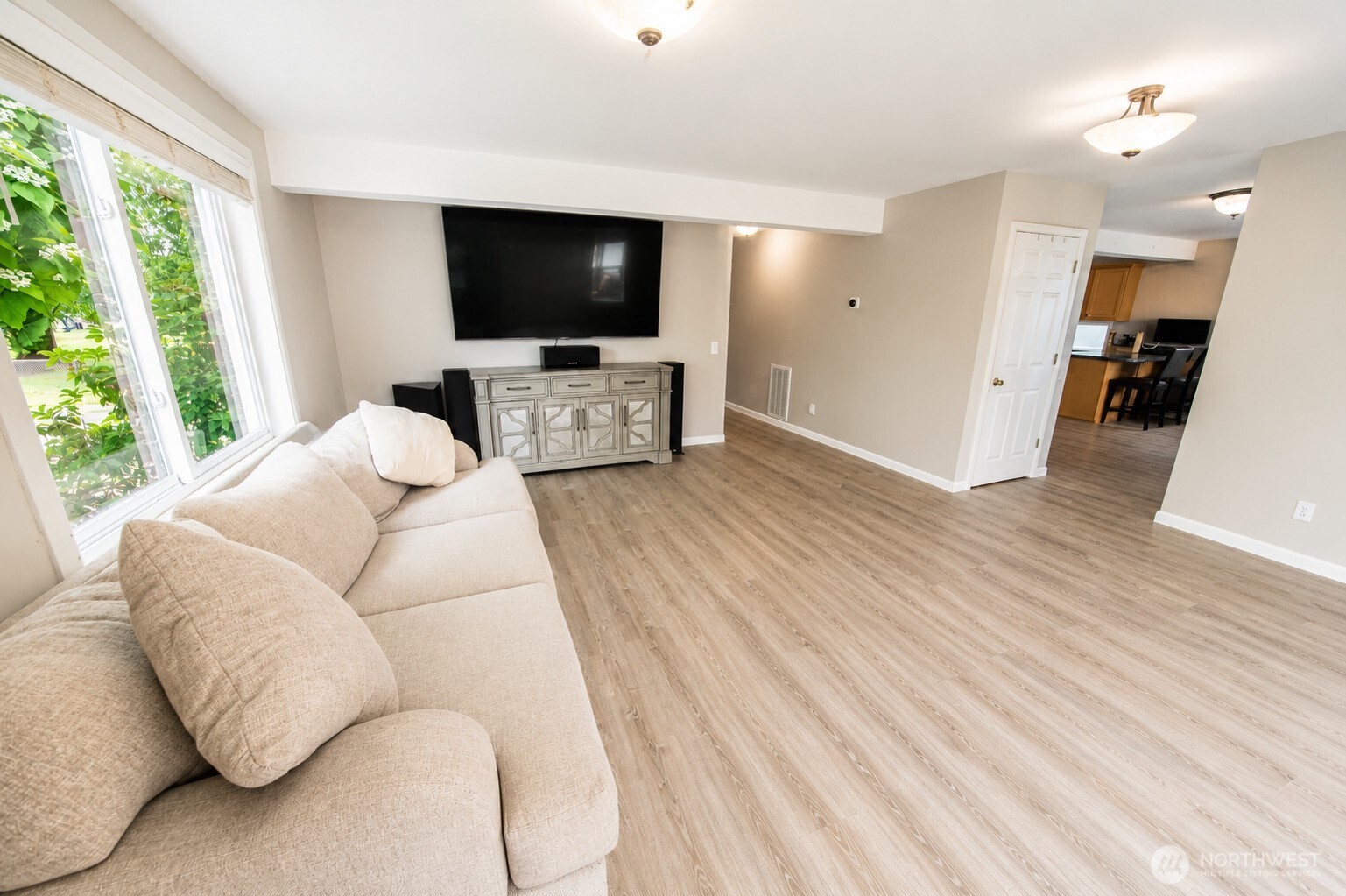 1580 Monroe Street Property Photo 7