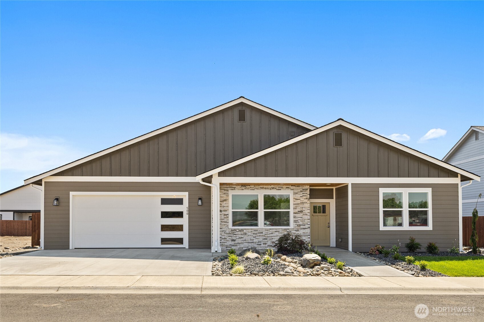 500 E Heatherstone Court