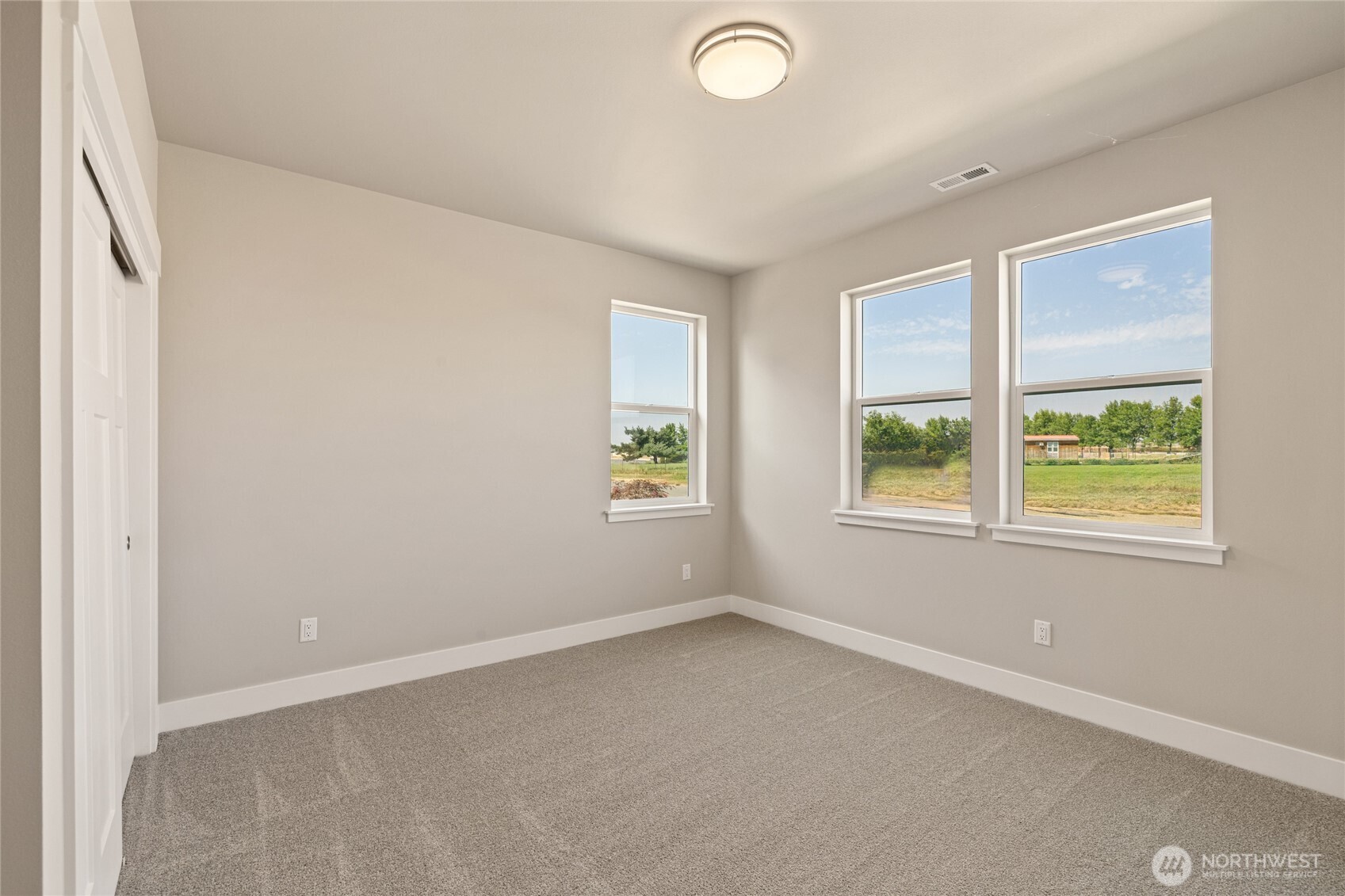 500 E Heatherstone Court Property Photo 5