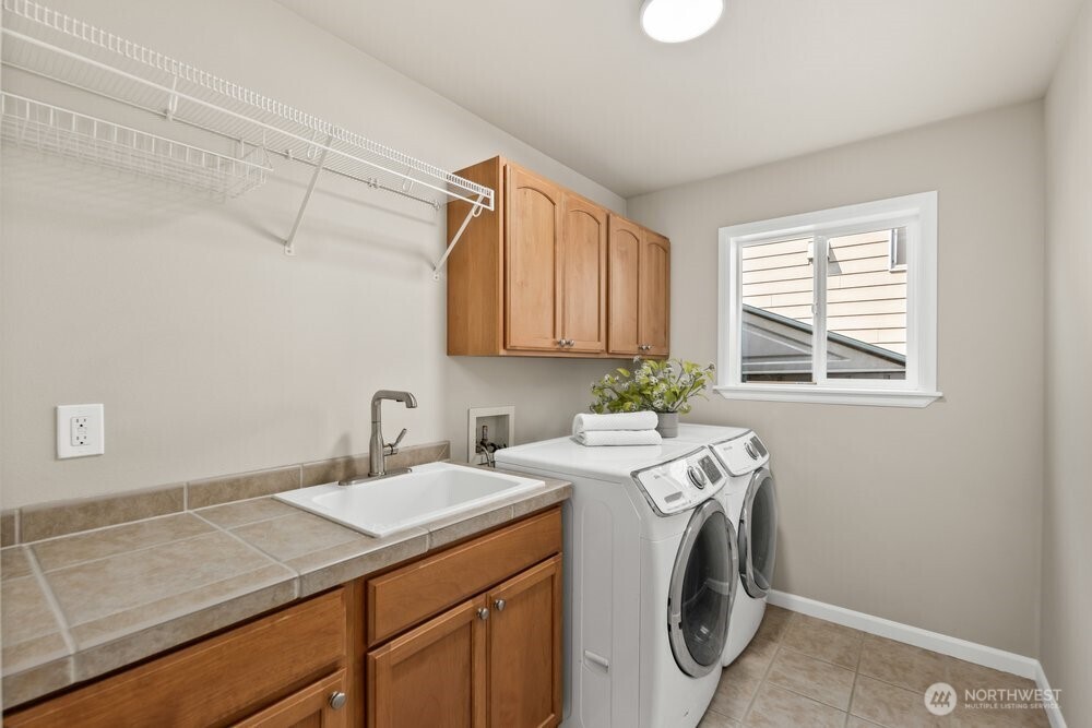 454 Nile Place Property Photo 33