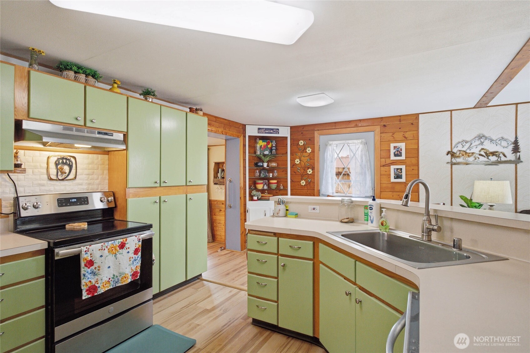 31 Sand Flat Road Property Photo 12