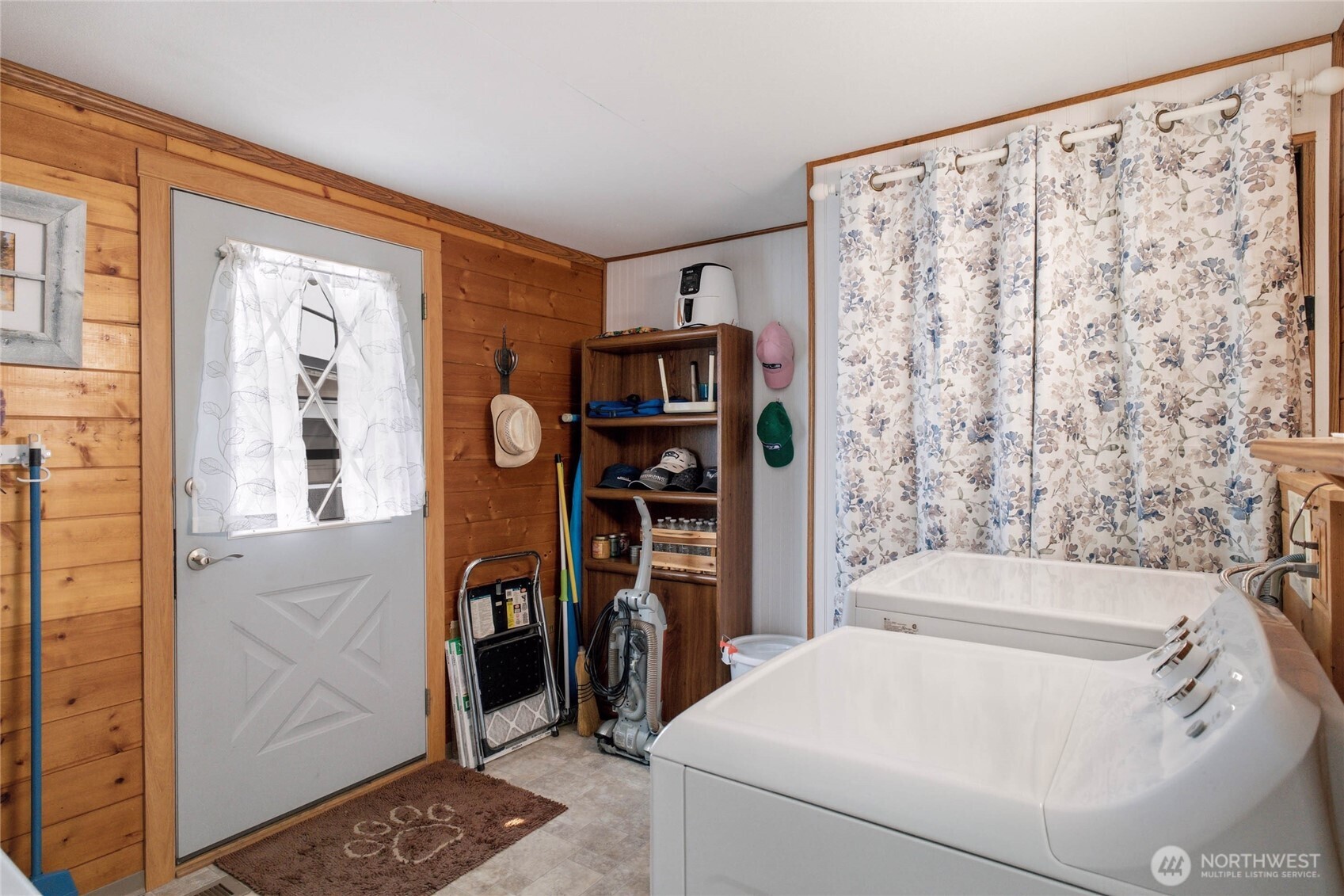 31 Sand Flat Road Property Photo 25
