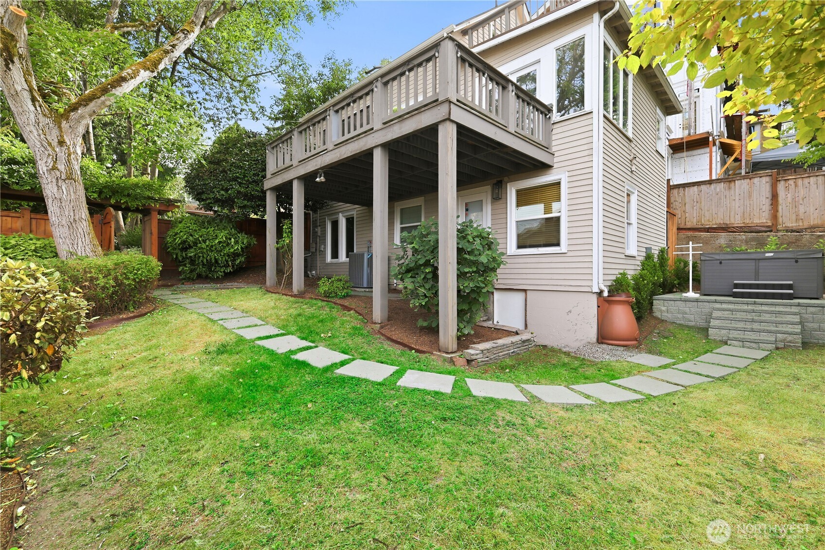 2406 E Helen St Property Photo 26