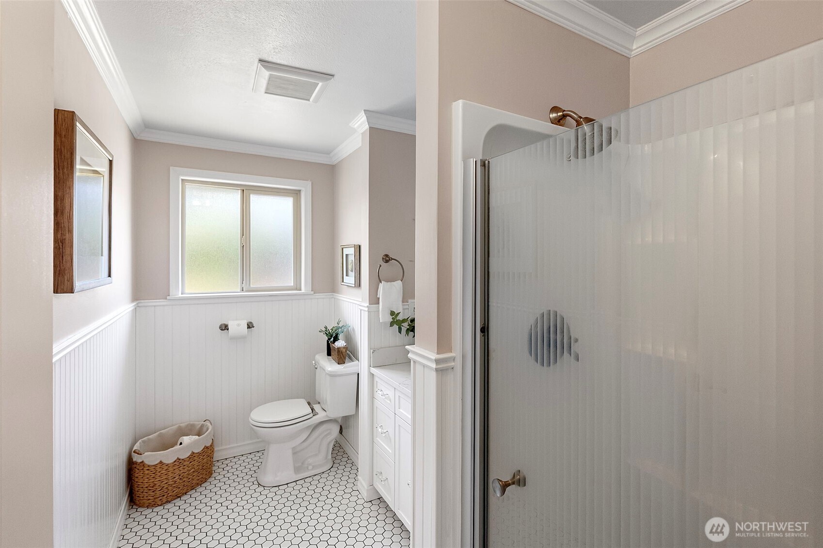 7108 Soundview Drive Property Photo 16