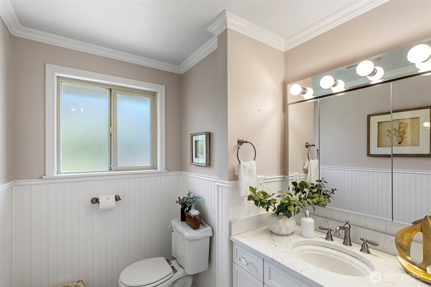 7108 Soundview Drive Property Photo 22