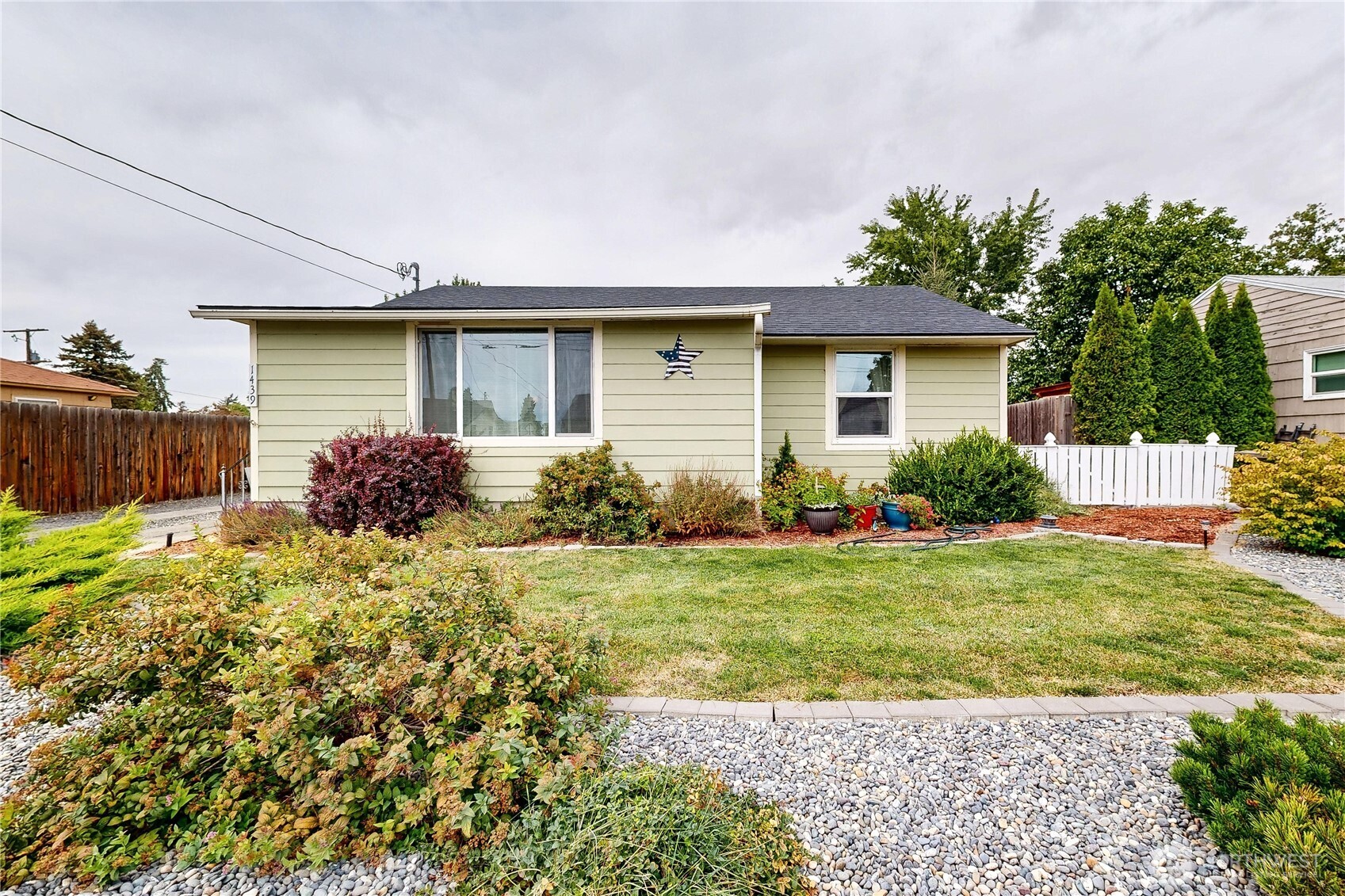 1439 Francis Avenue Property Photo 1