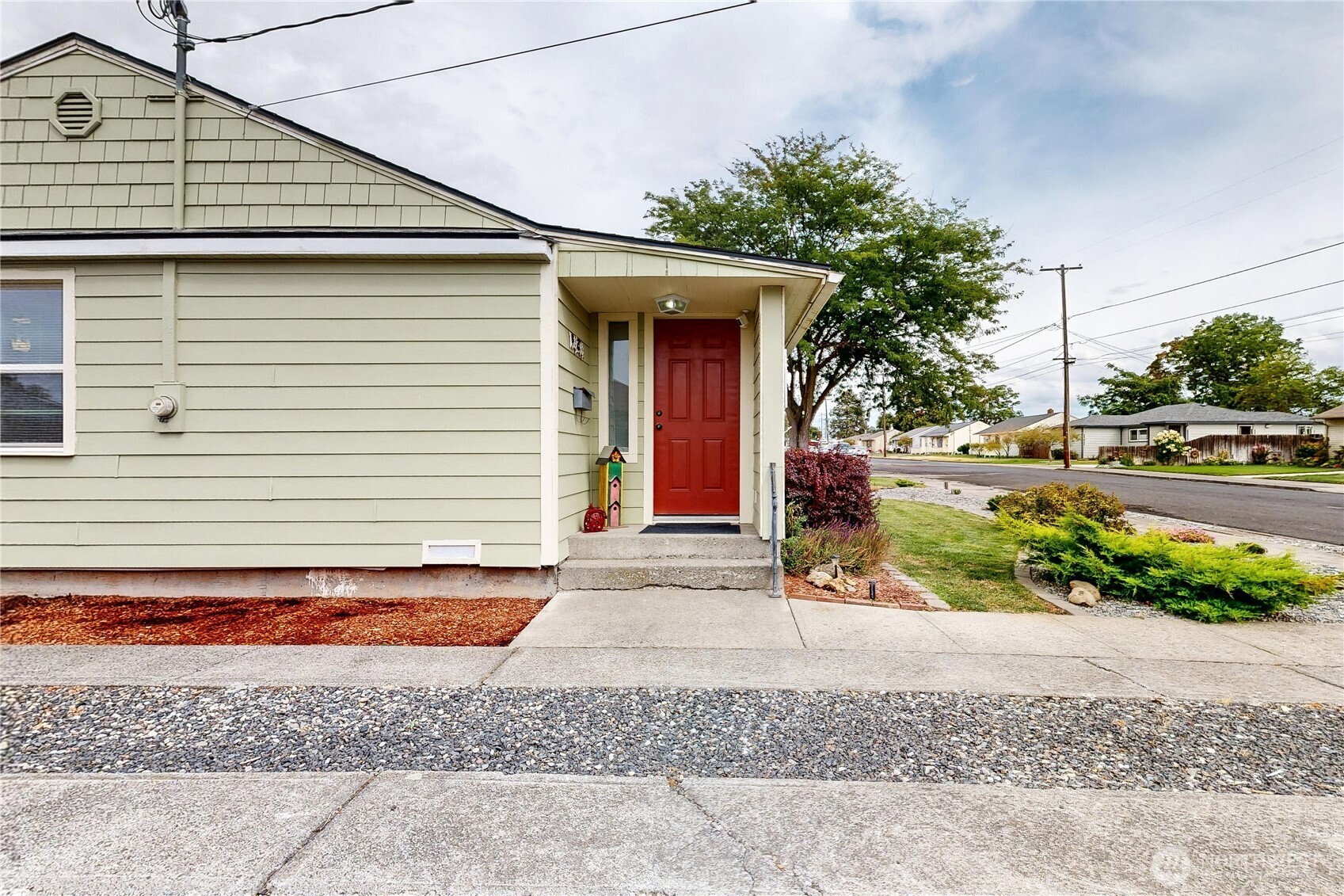 1439 Francis Avenue Property Photo 3