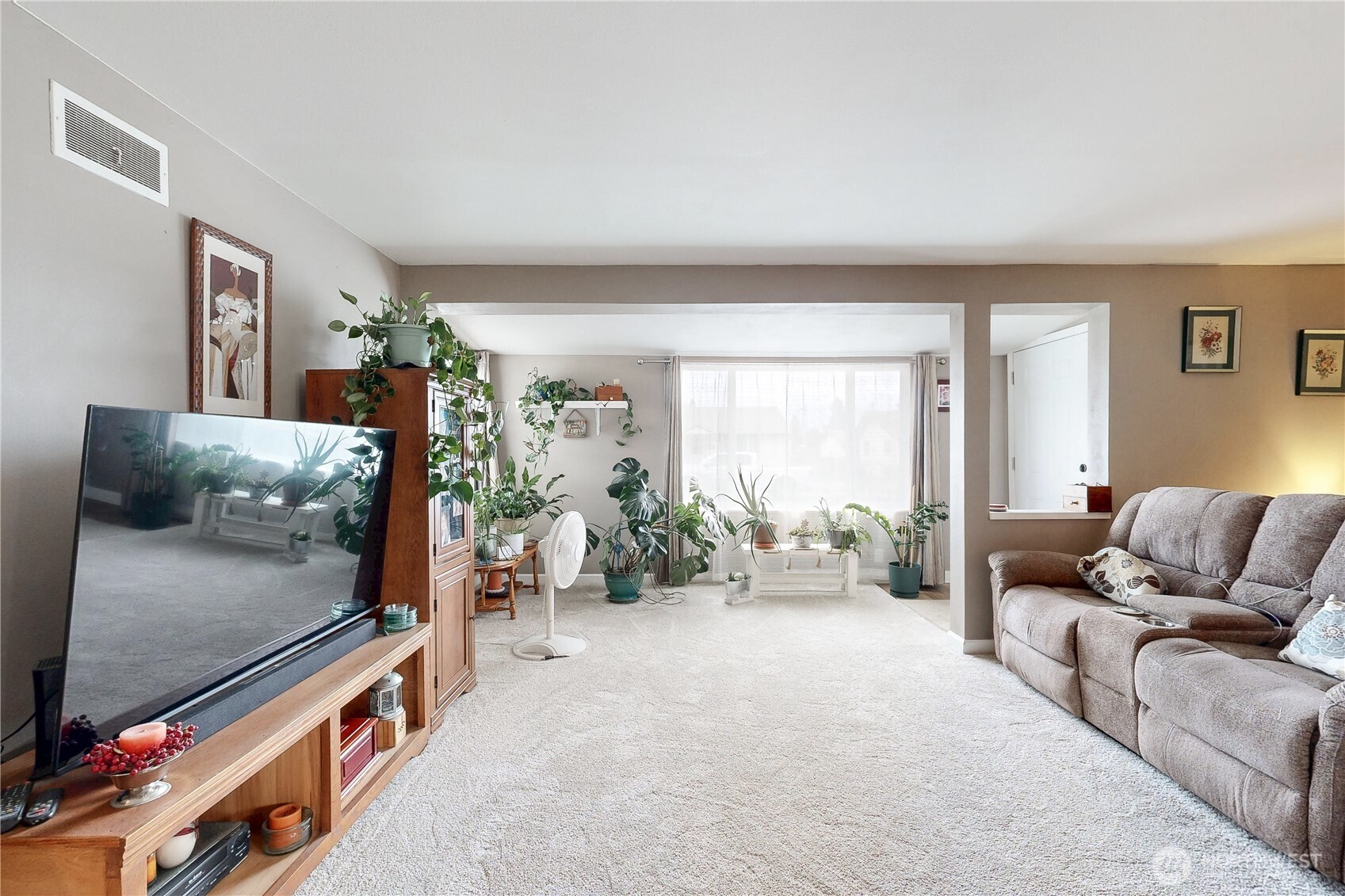 1439 Francis Avenue Property Photo 4