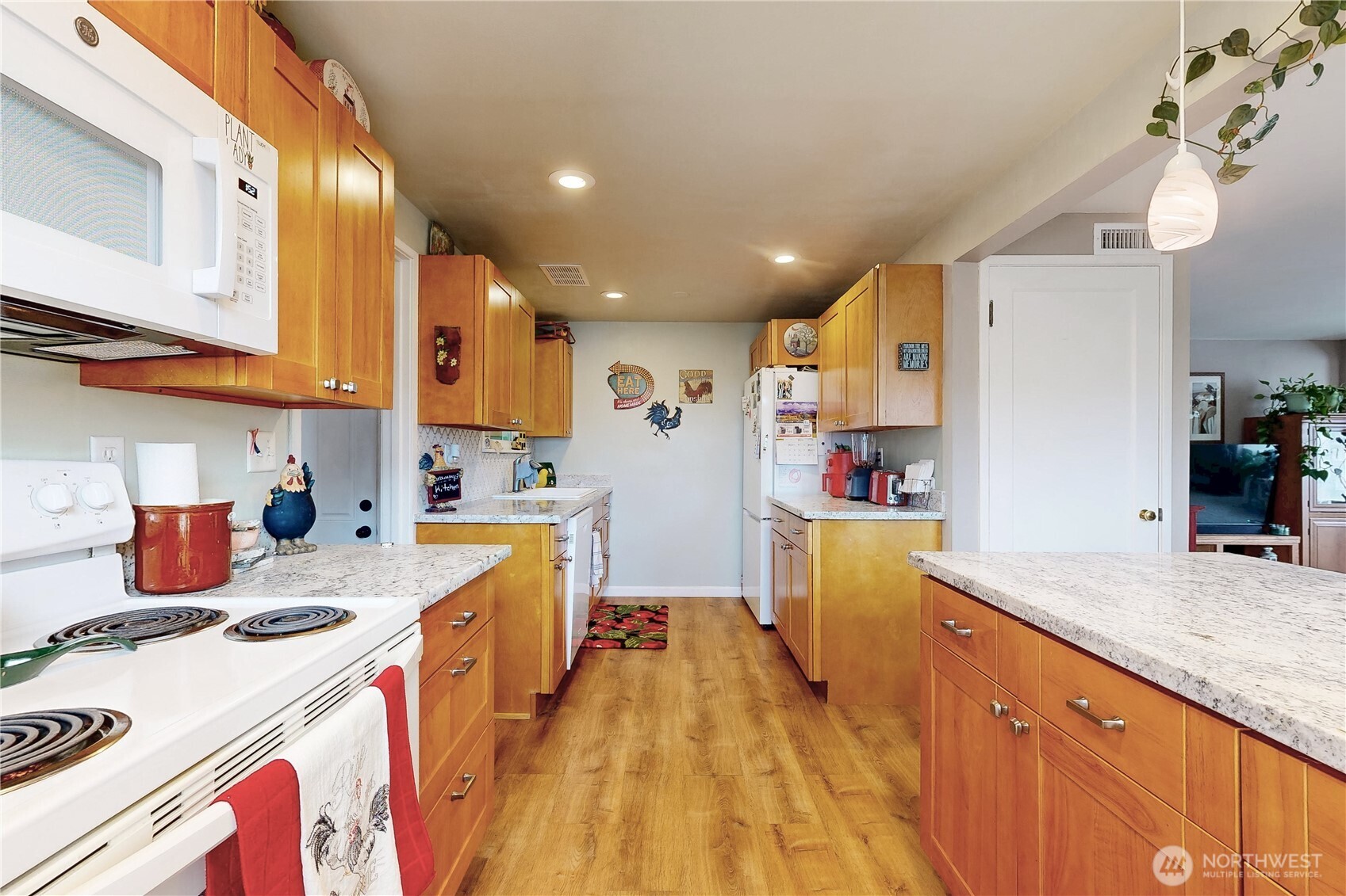 1439 Francis Avenue Property Photo 8