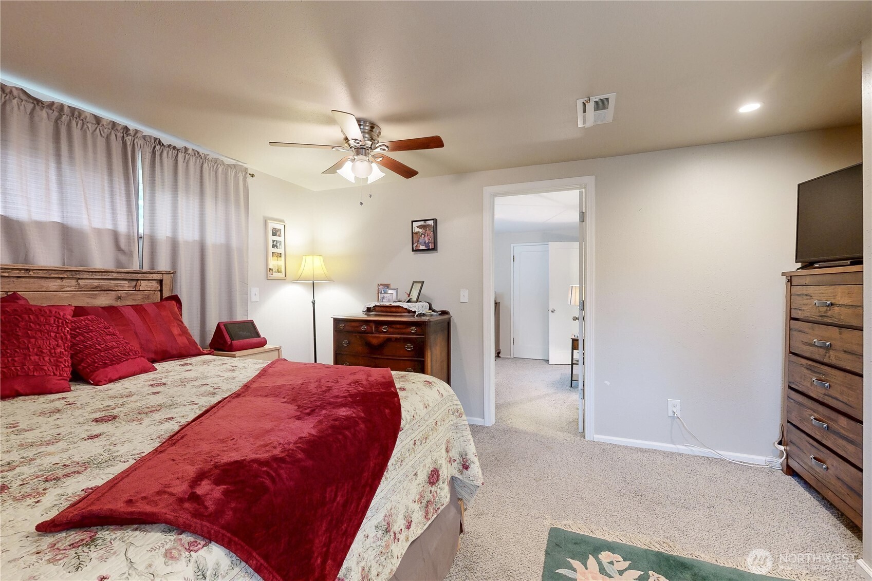 1439 Francis Avenue Property Photo 21