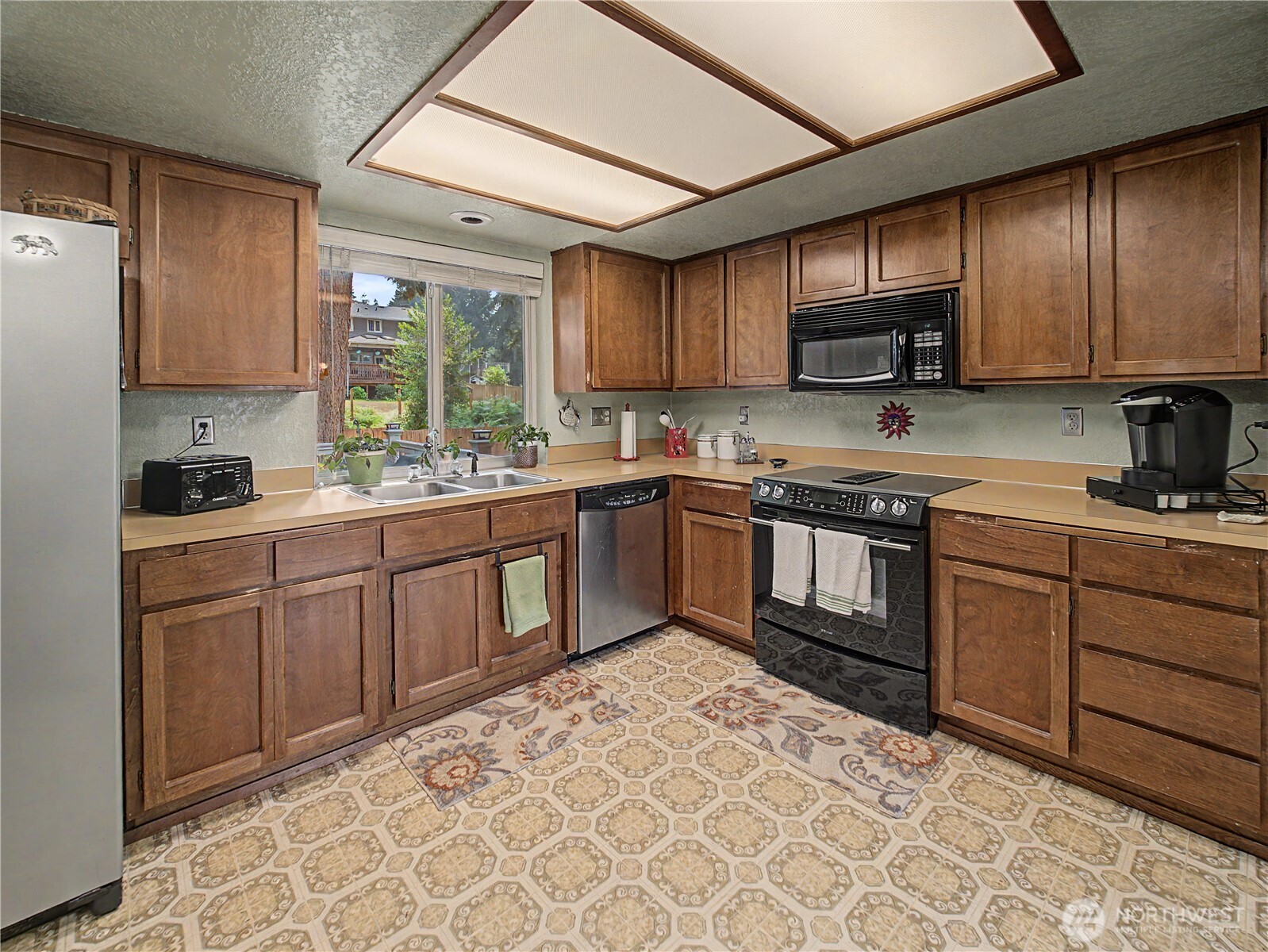 5310 W Tapps Drive Property Photo 6