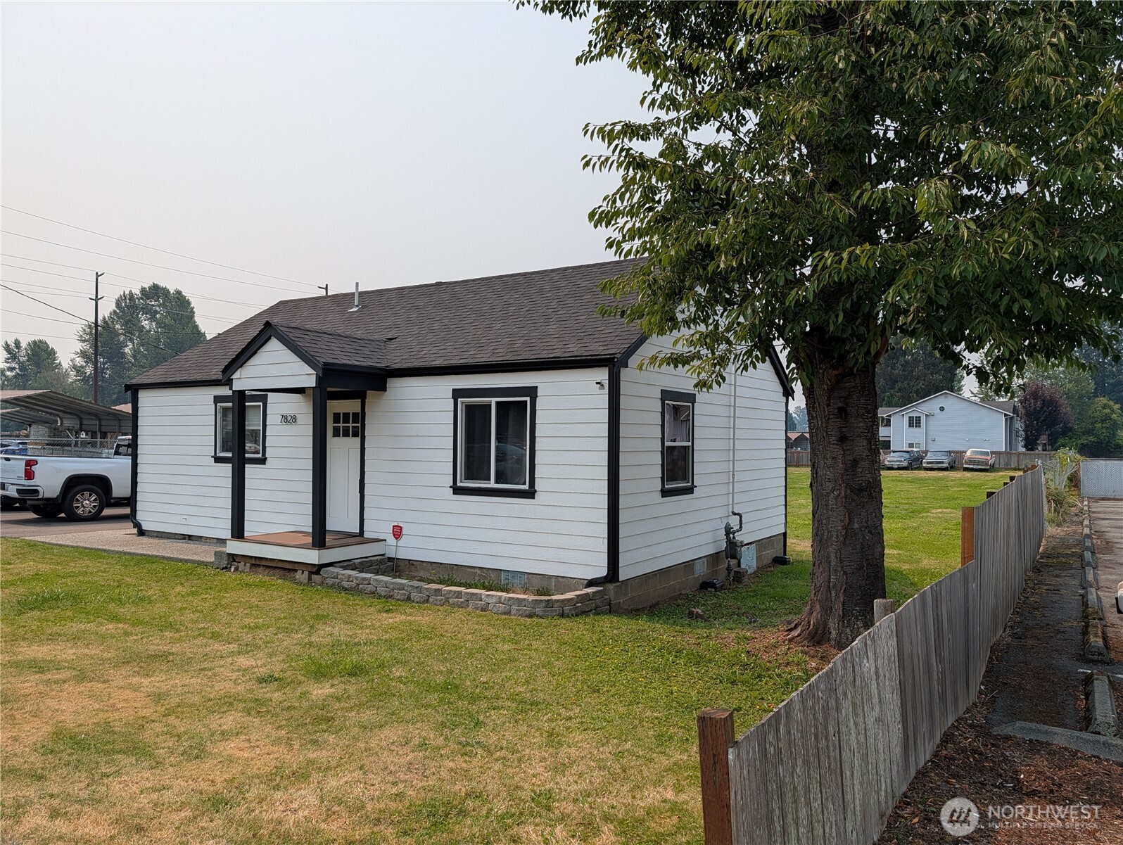 7828 47th Avenue Property Photo 2