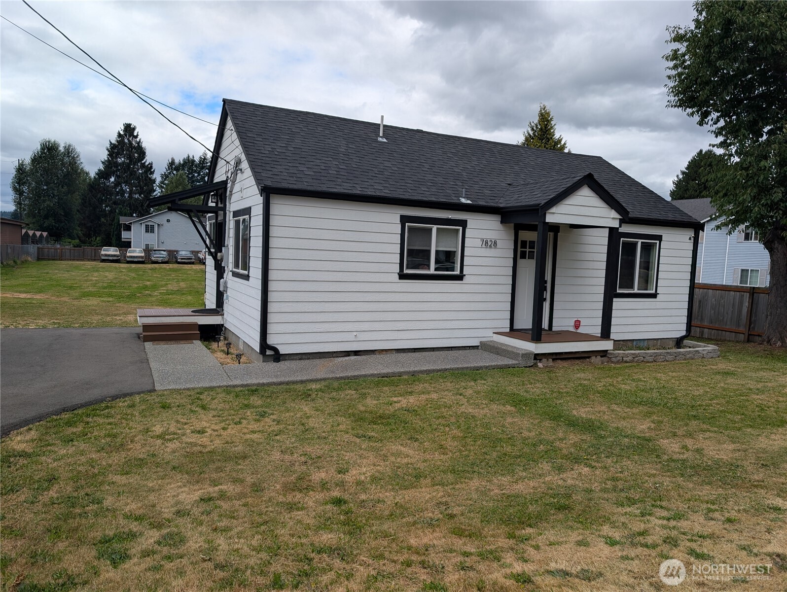 7828 47th Avenue Property Photo 5